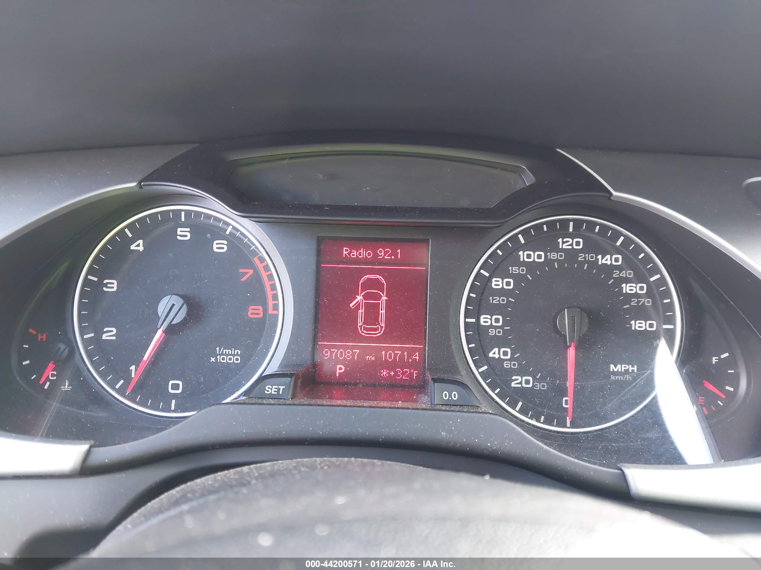 AUDI A4 image 7
