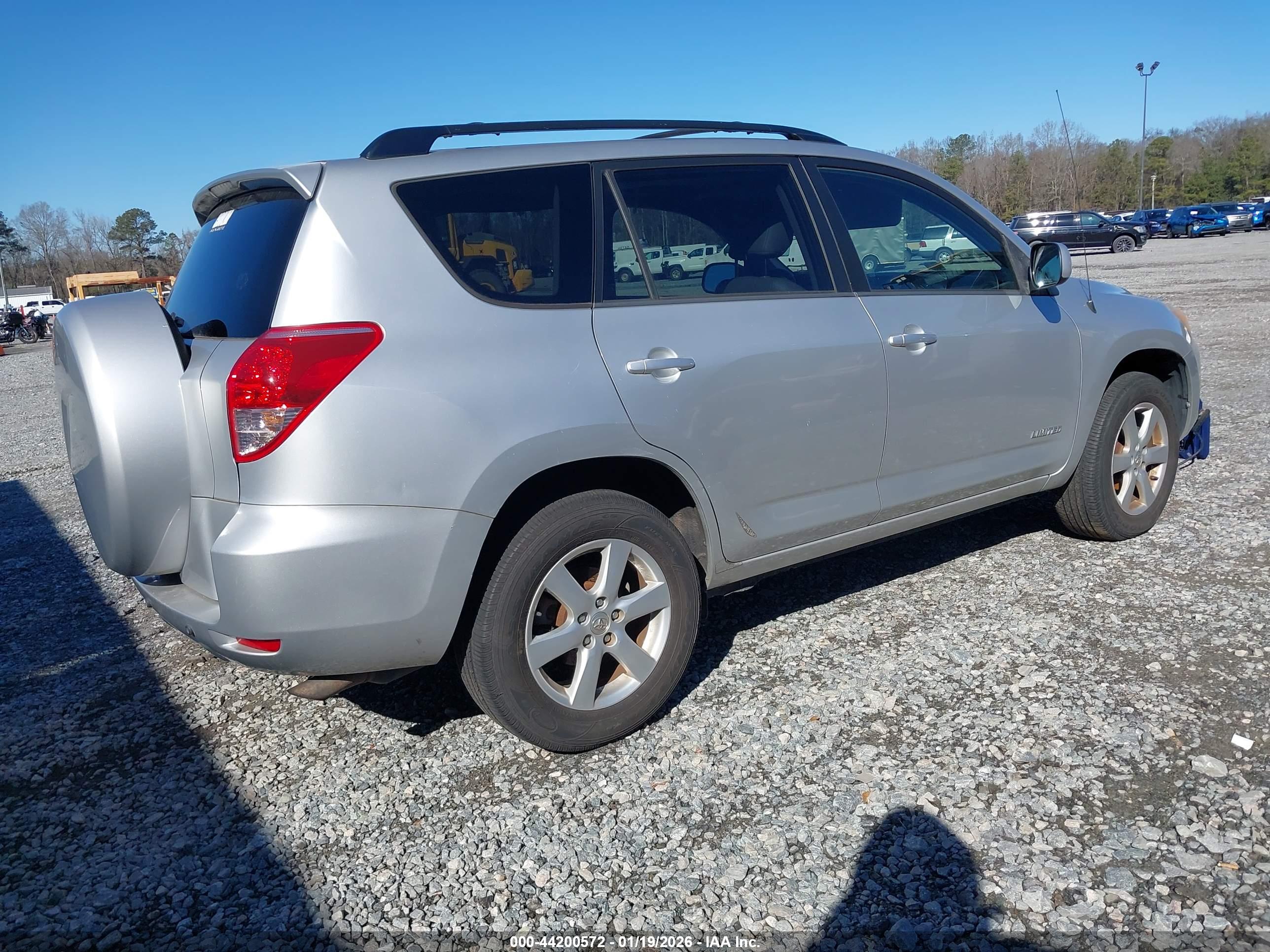 TOYOTA RAV4 image 4