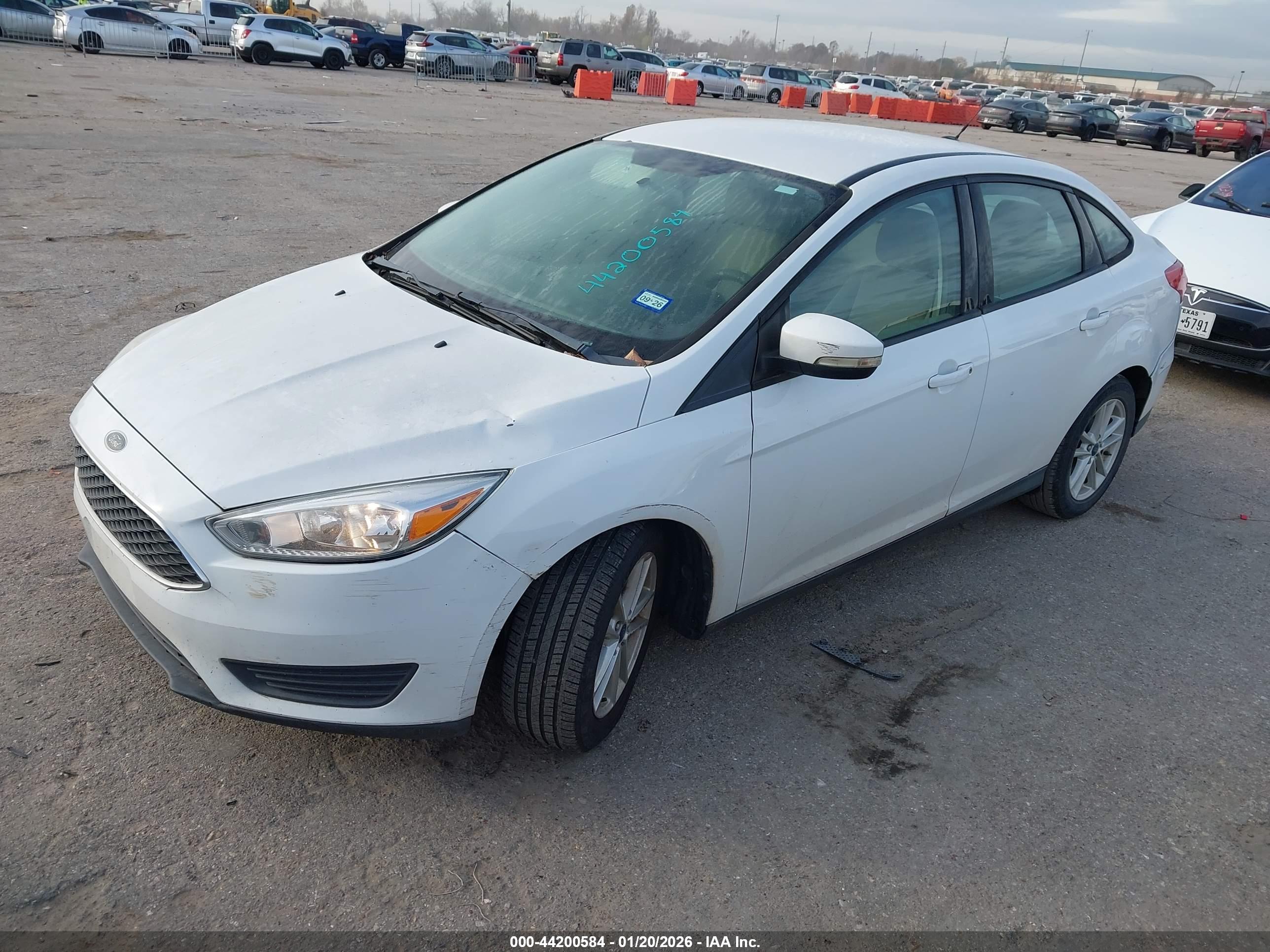 FORD FOCUS image 2