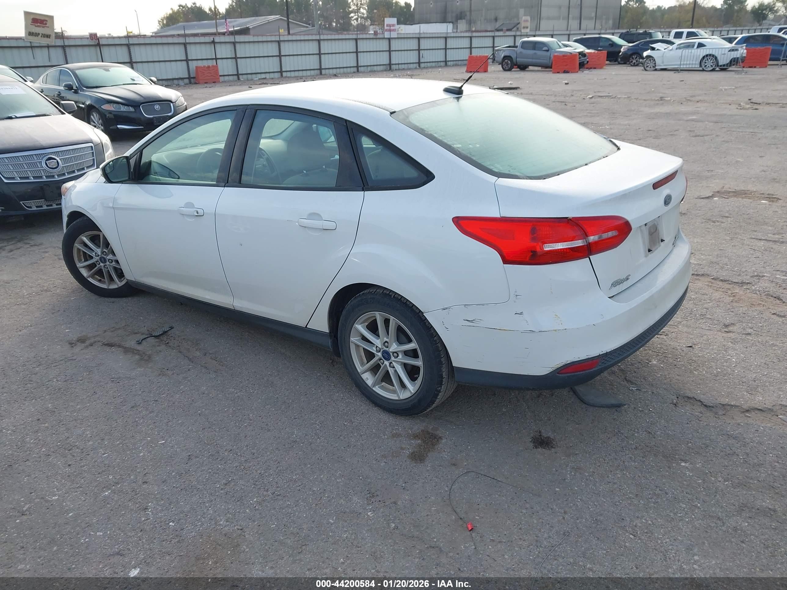 FORD FOCUS image 3