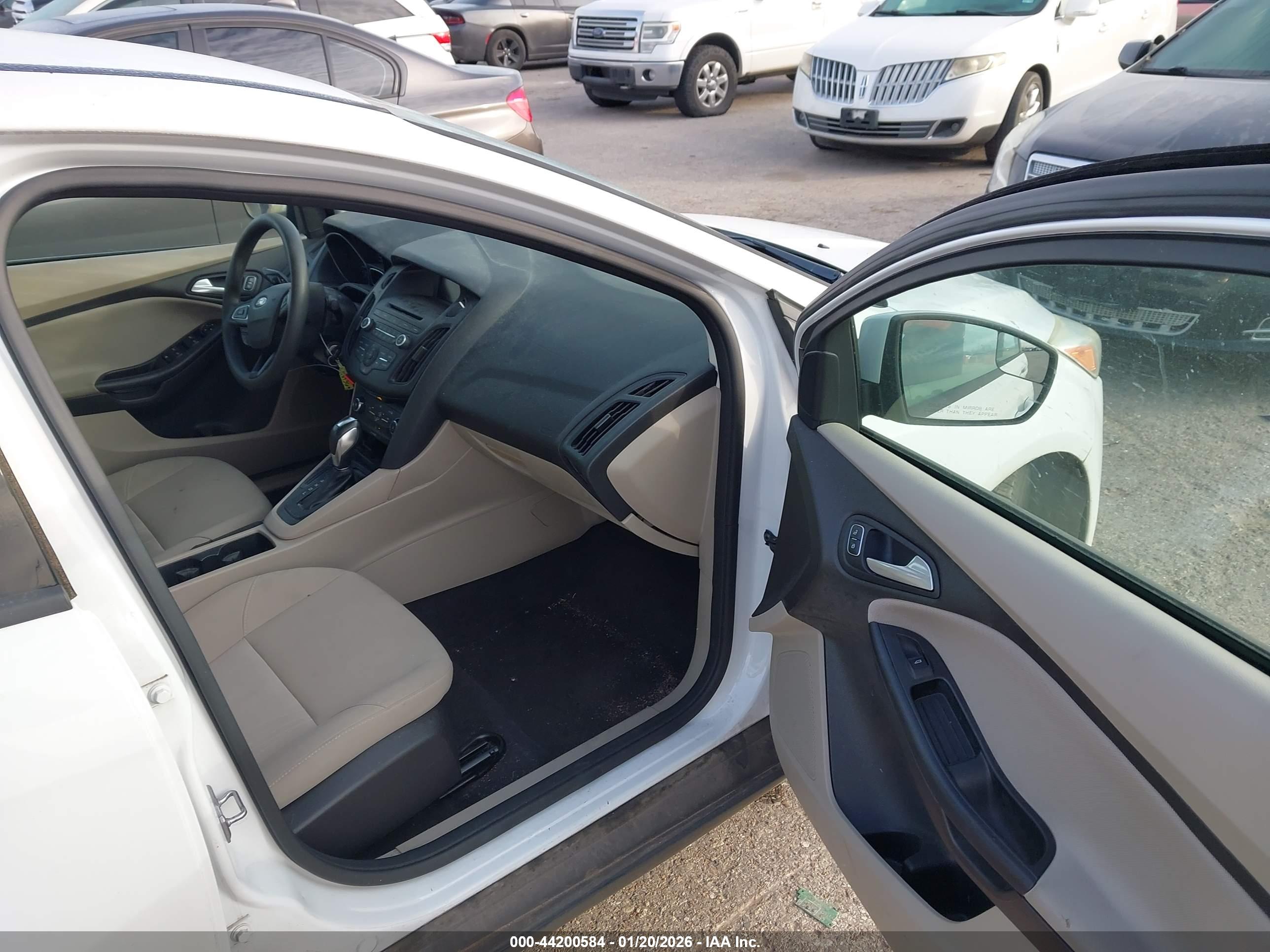 FORD FOCUS image 5