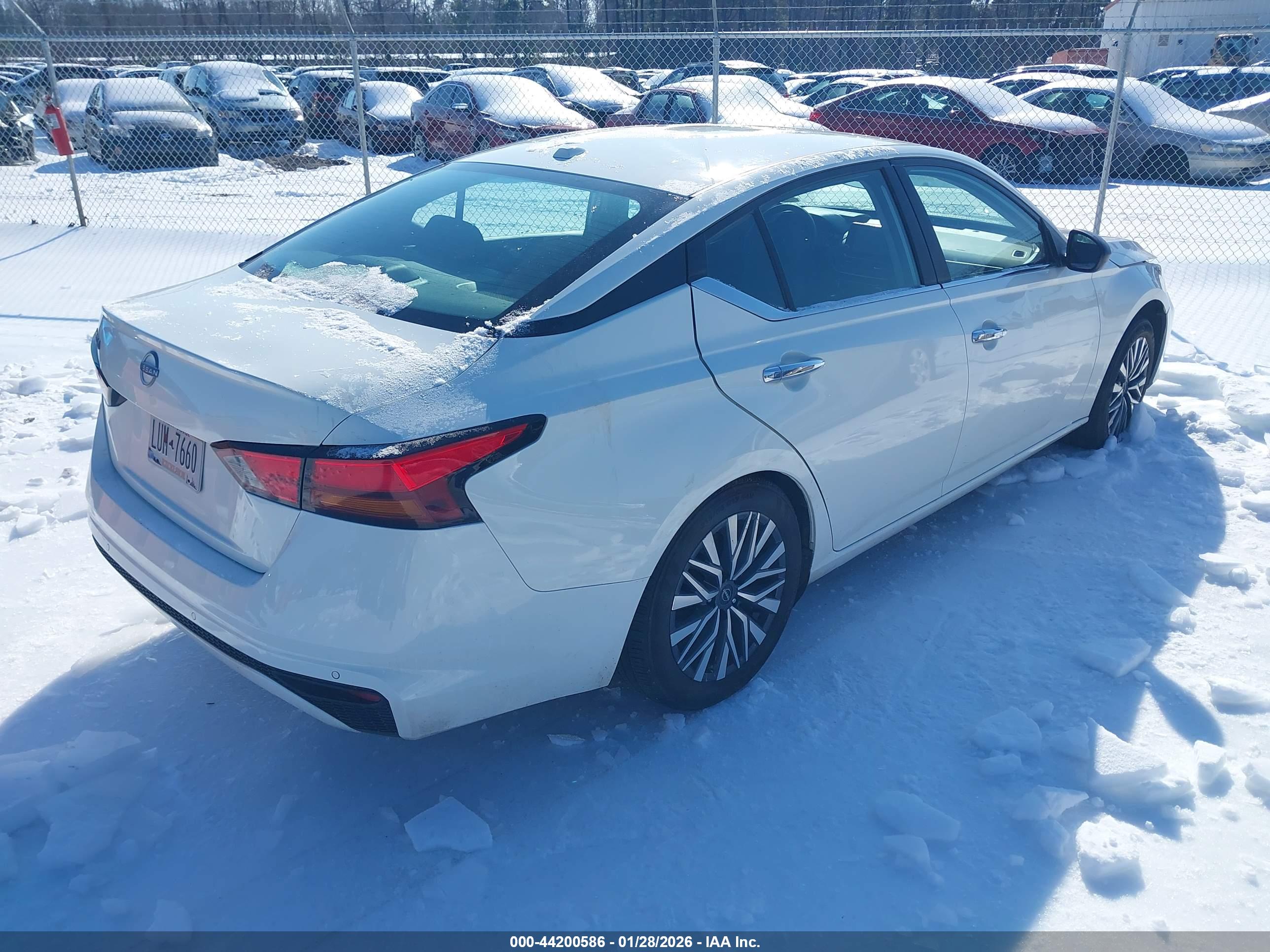 NISSAN ALTIMA image 4