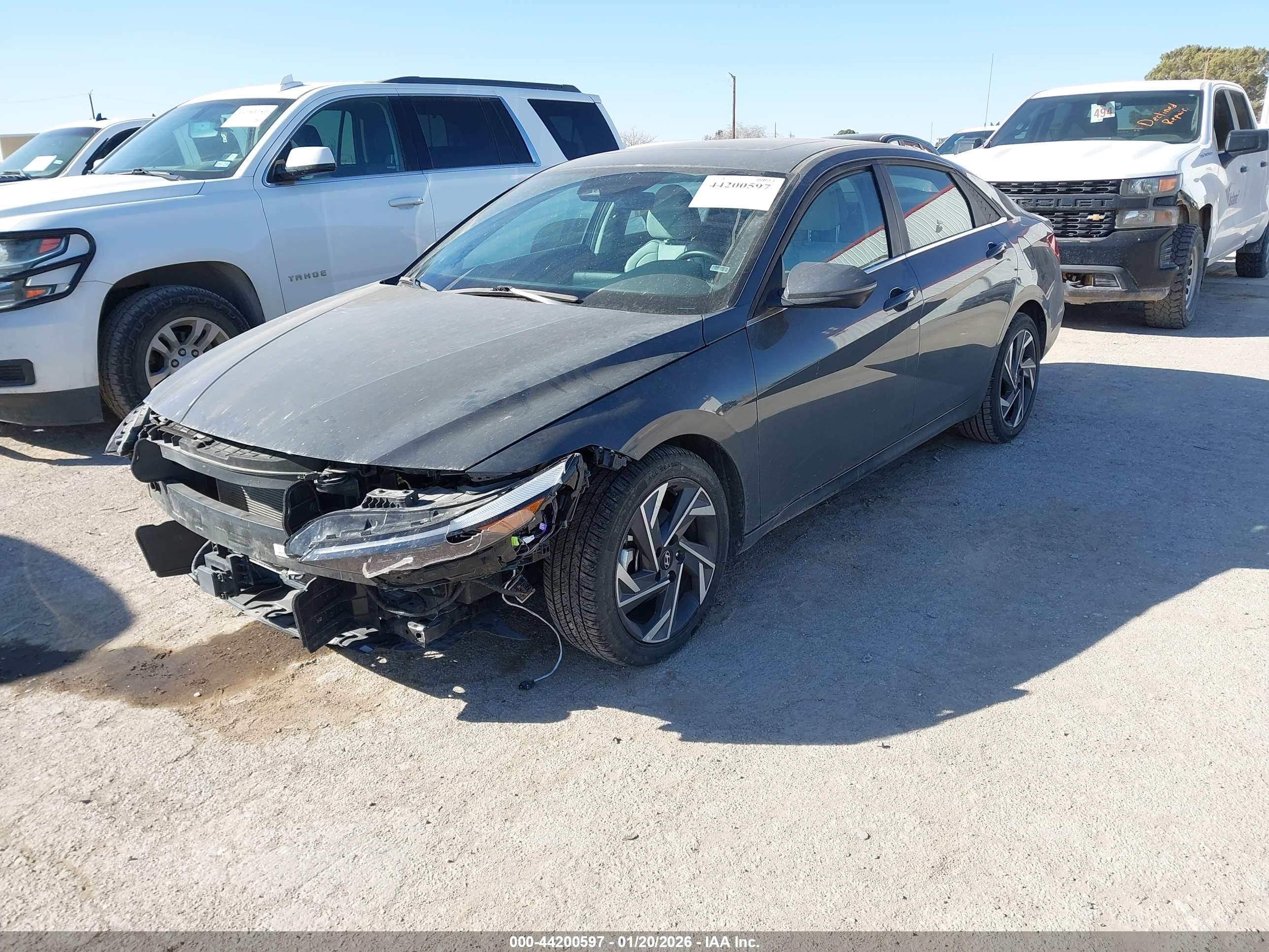 HYUNDAI ELANTRA image 2