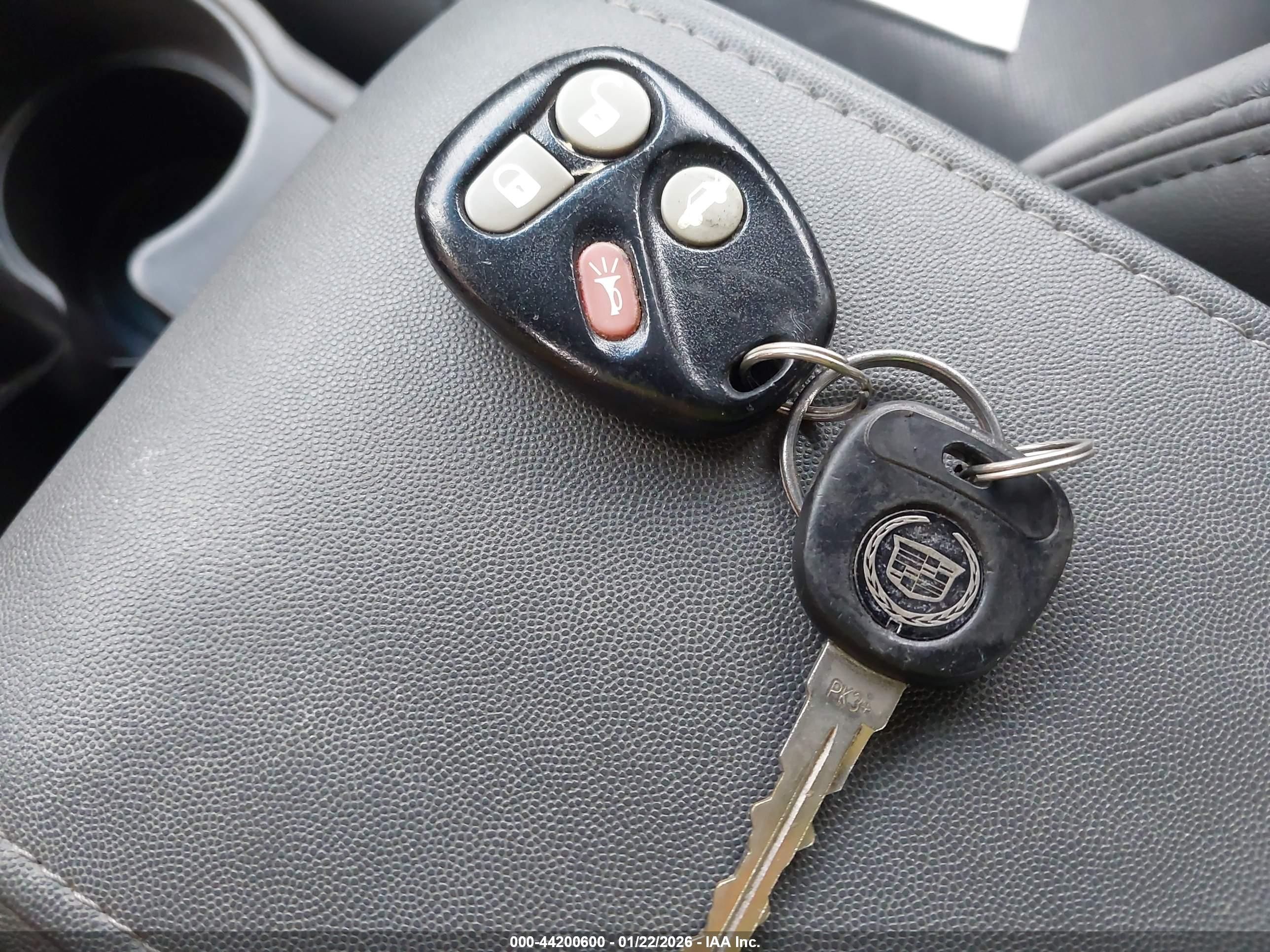 CADILLAC CTS image 11