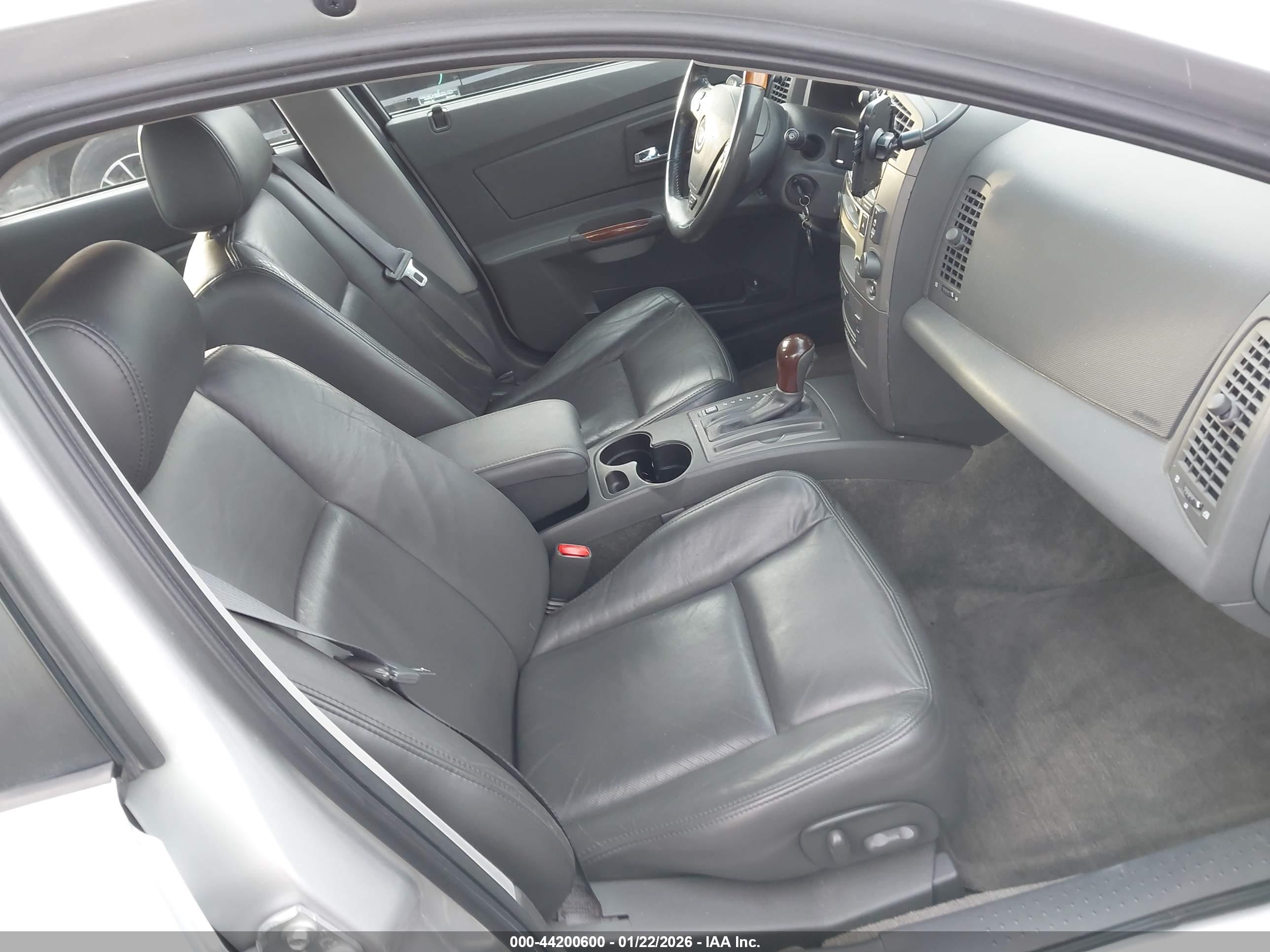 CADILLAC CTS image 5