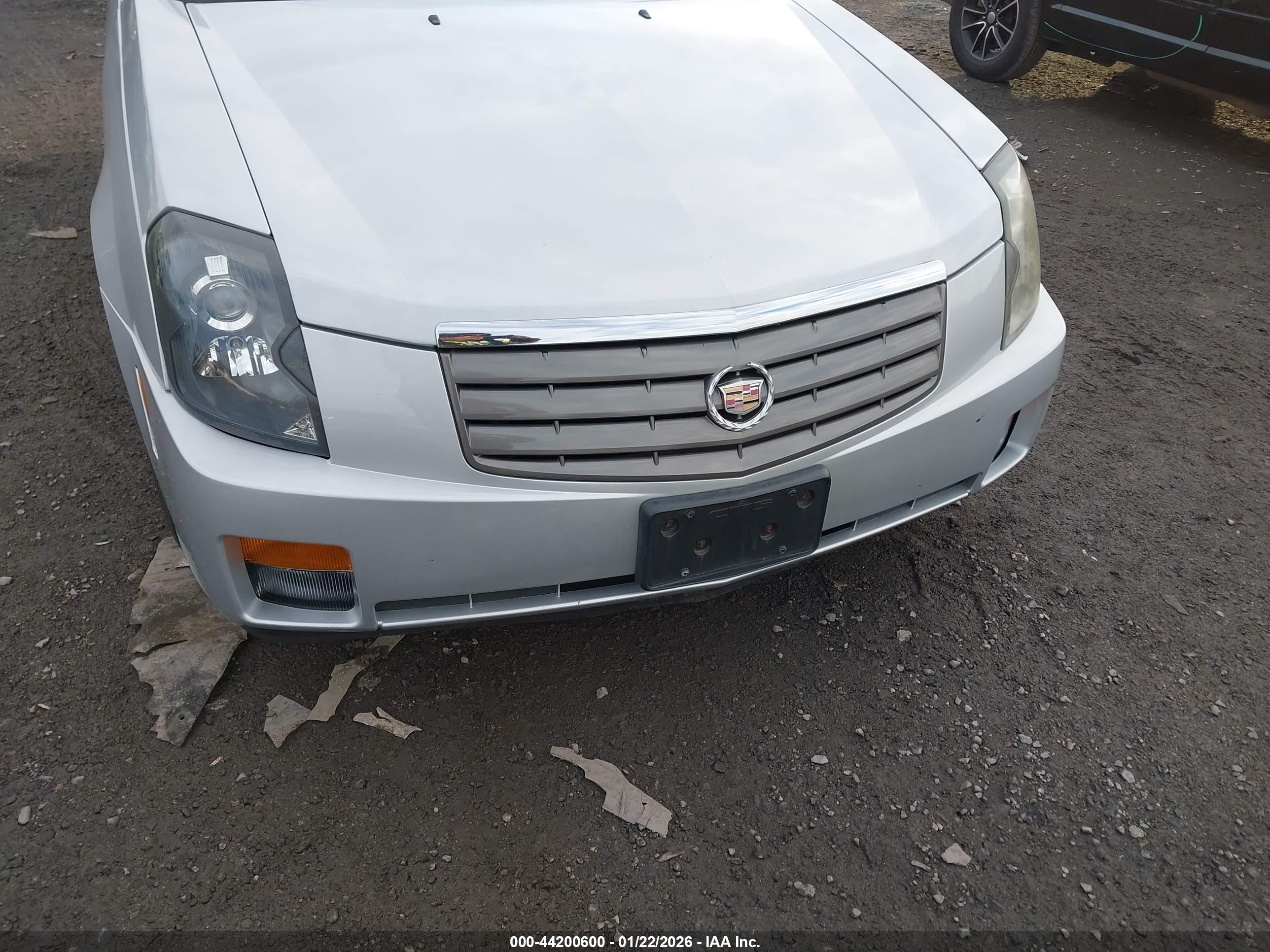 CADILLAC CTS image 6
