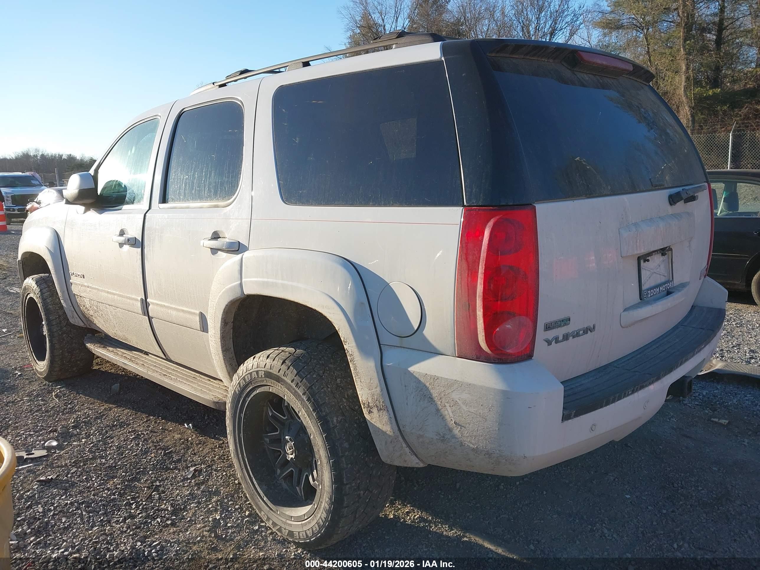 GMC YUKON image 3
