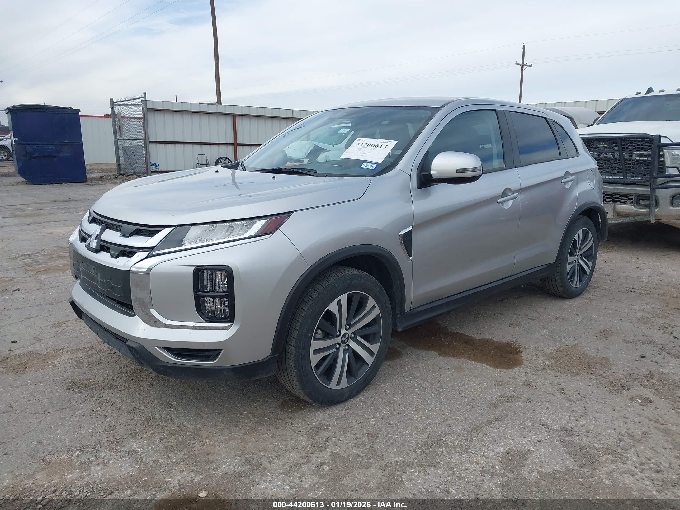 MITSUBISHI OUTLANDER image 2