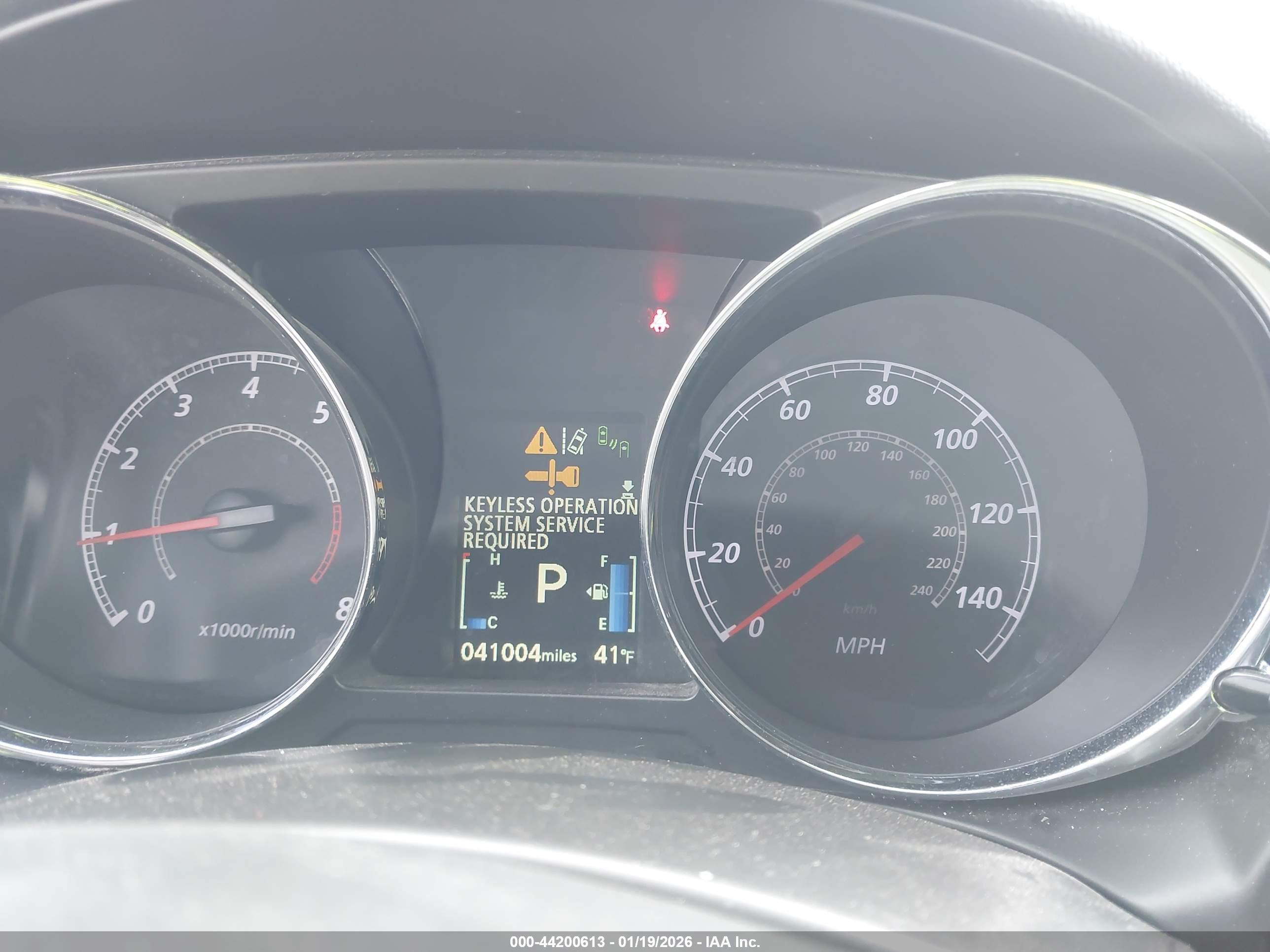 MITSUBISHI OUTLANDER image 7