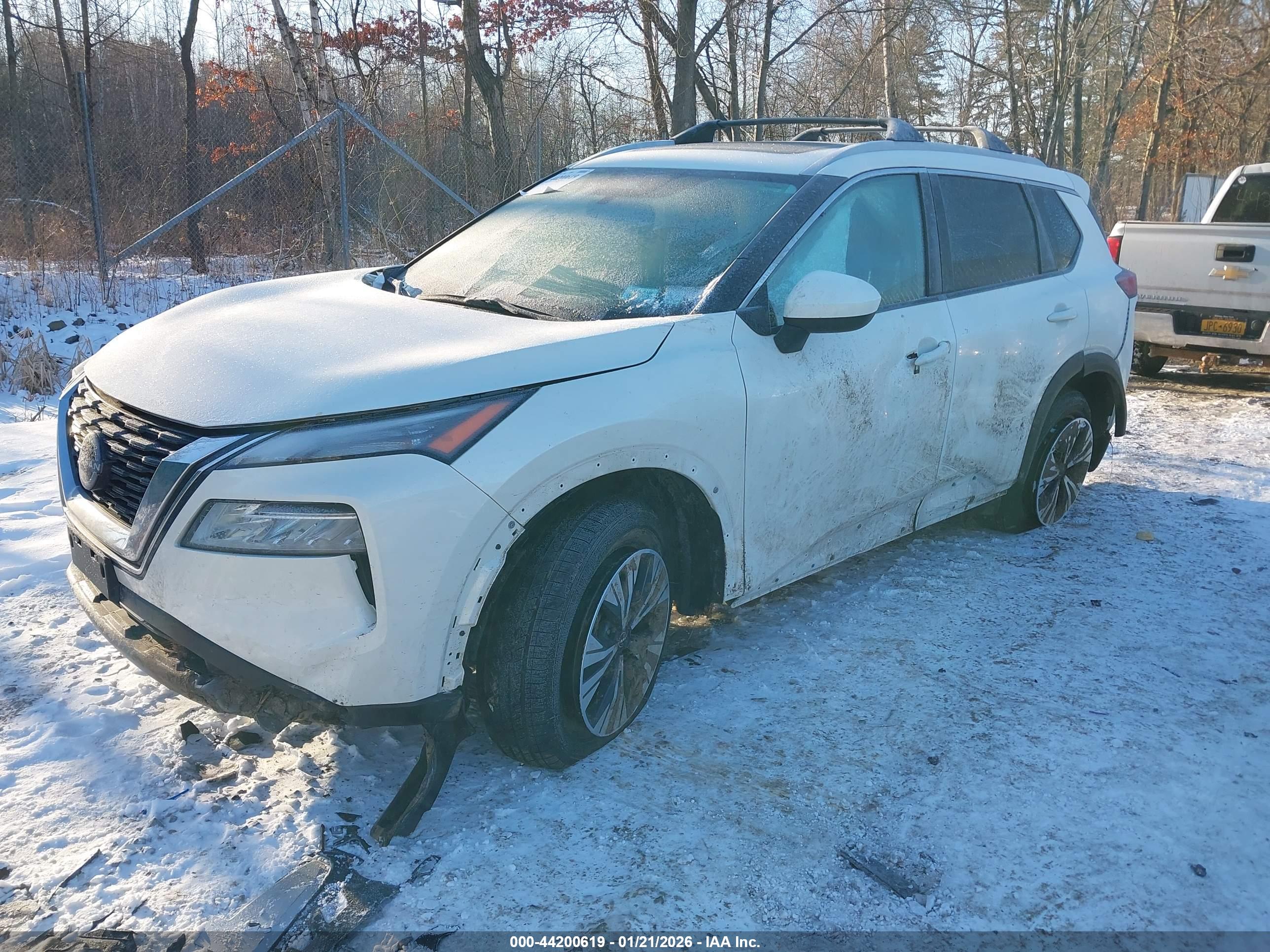 NISSAN ROGUE image 2
