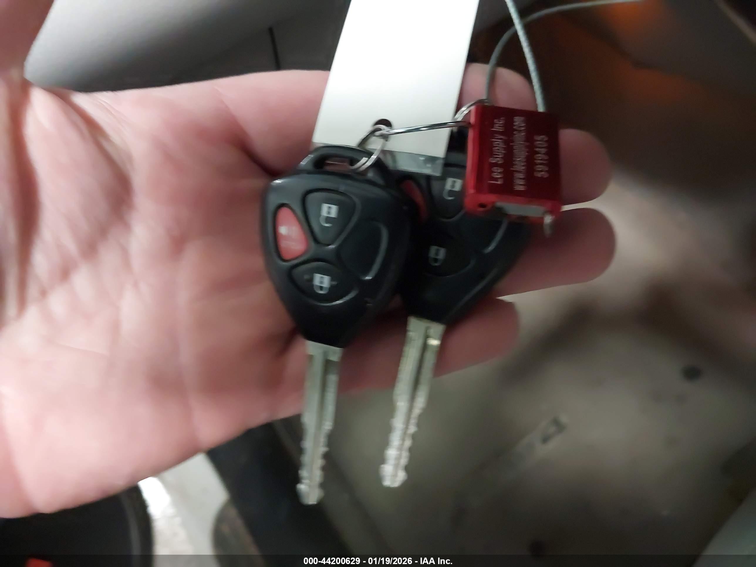 TOYOTA RAV4 image 11