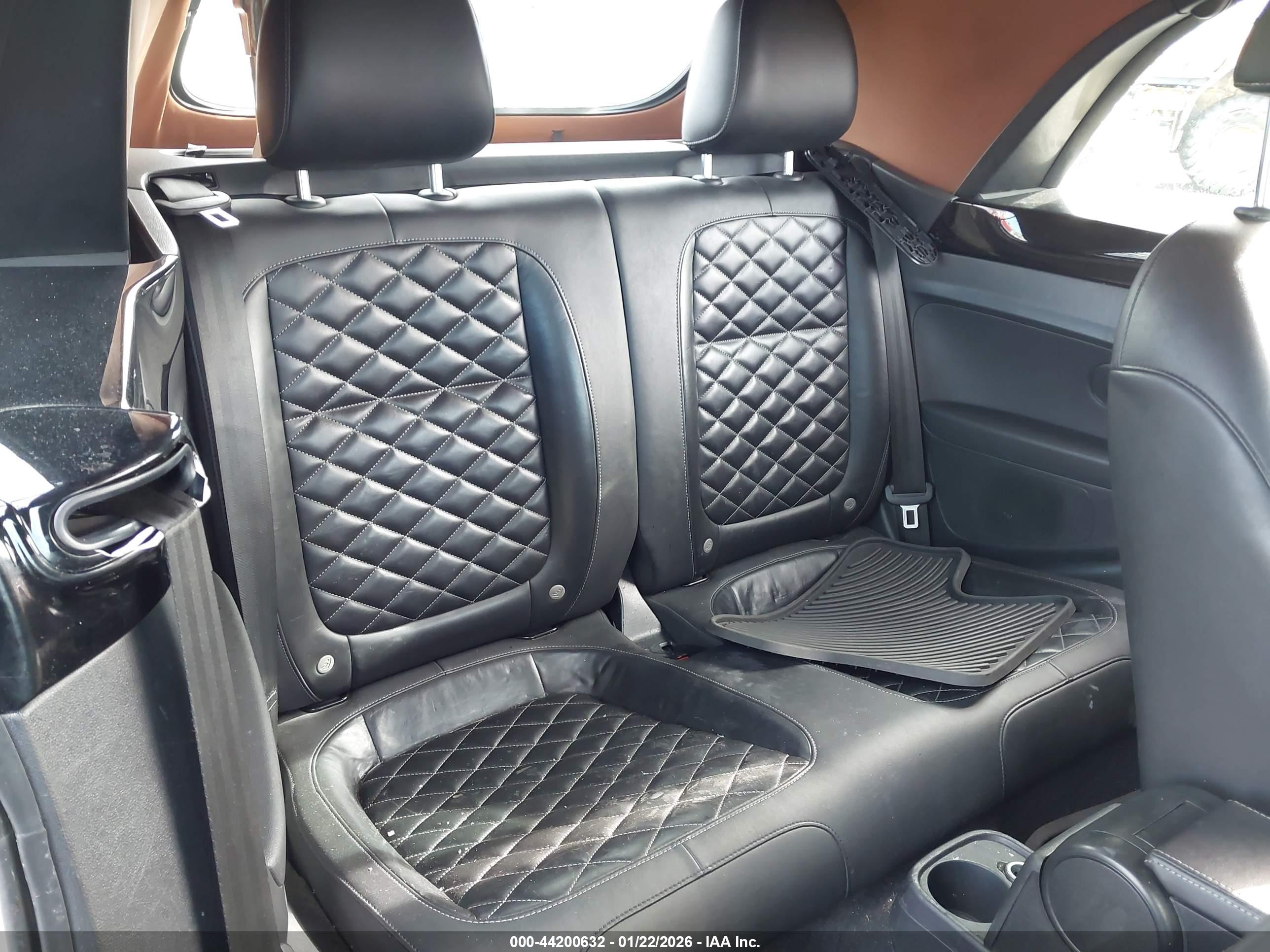 VOLKSWAGEN BEETLE image 8