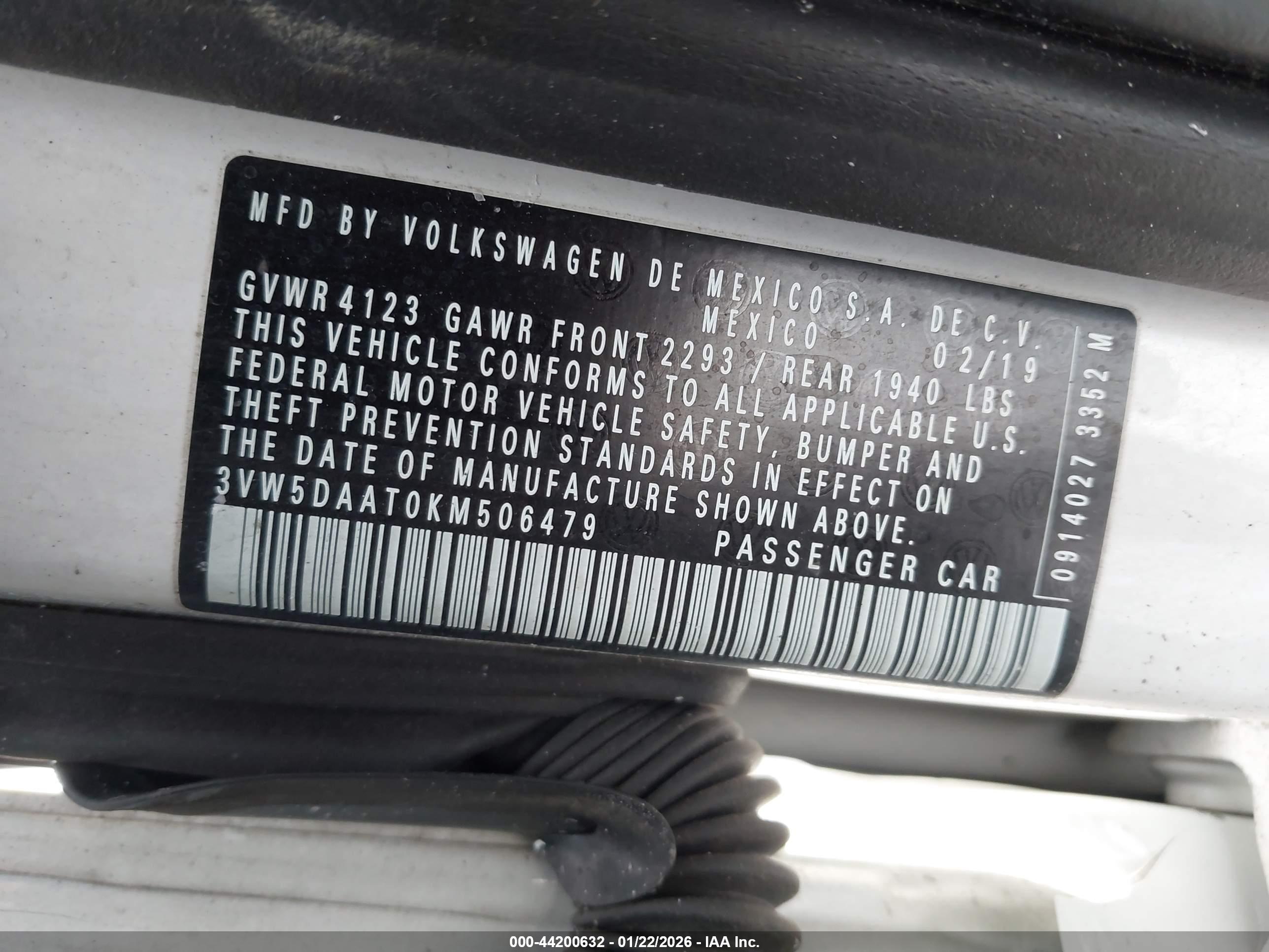 VOLKSWAGEN BEETLE image 9