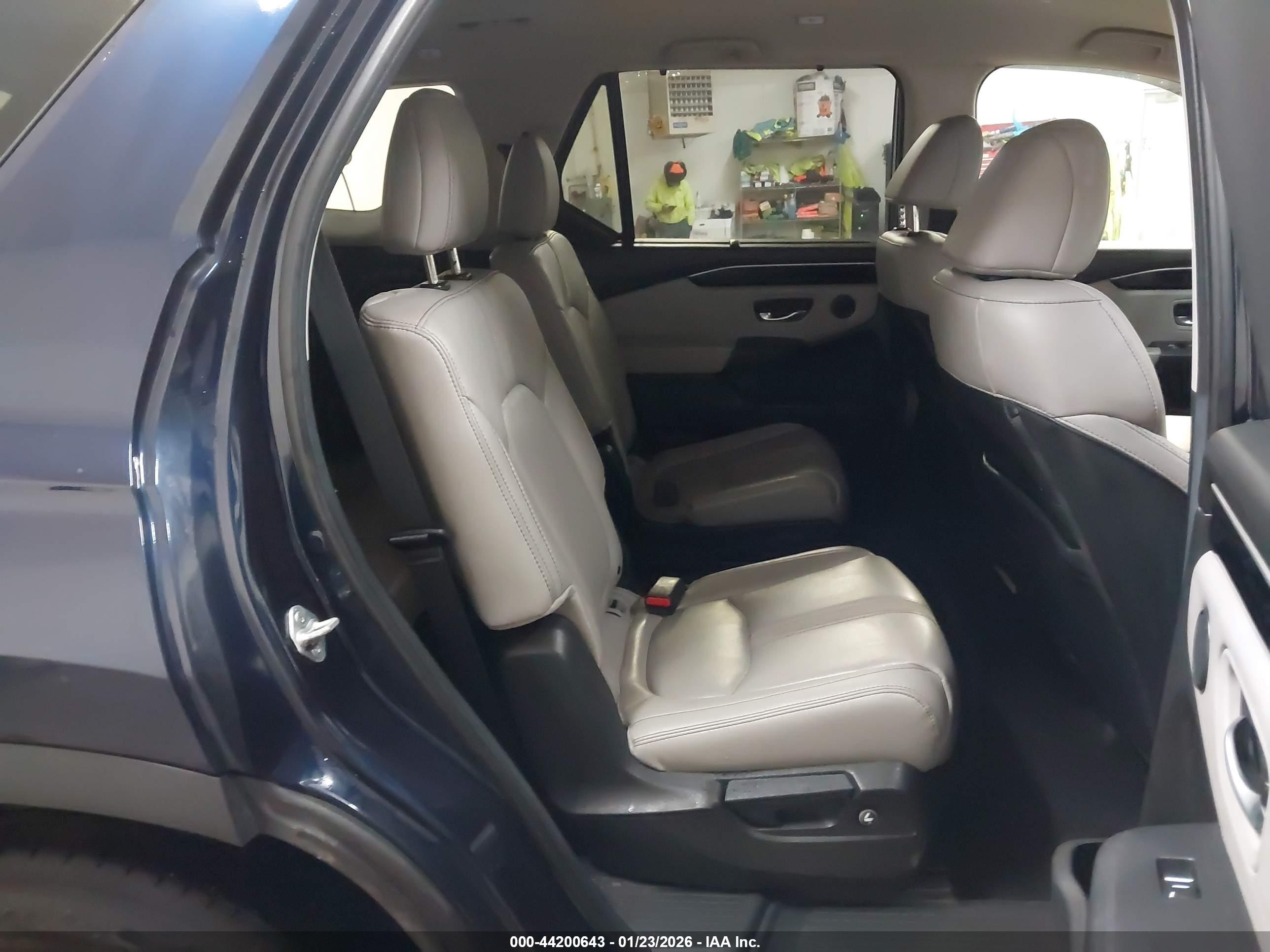 HONDA PILOT image 8