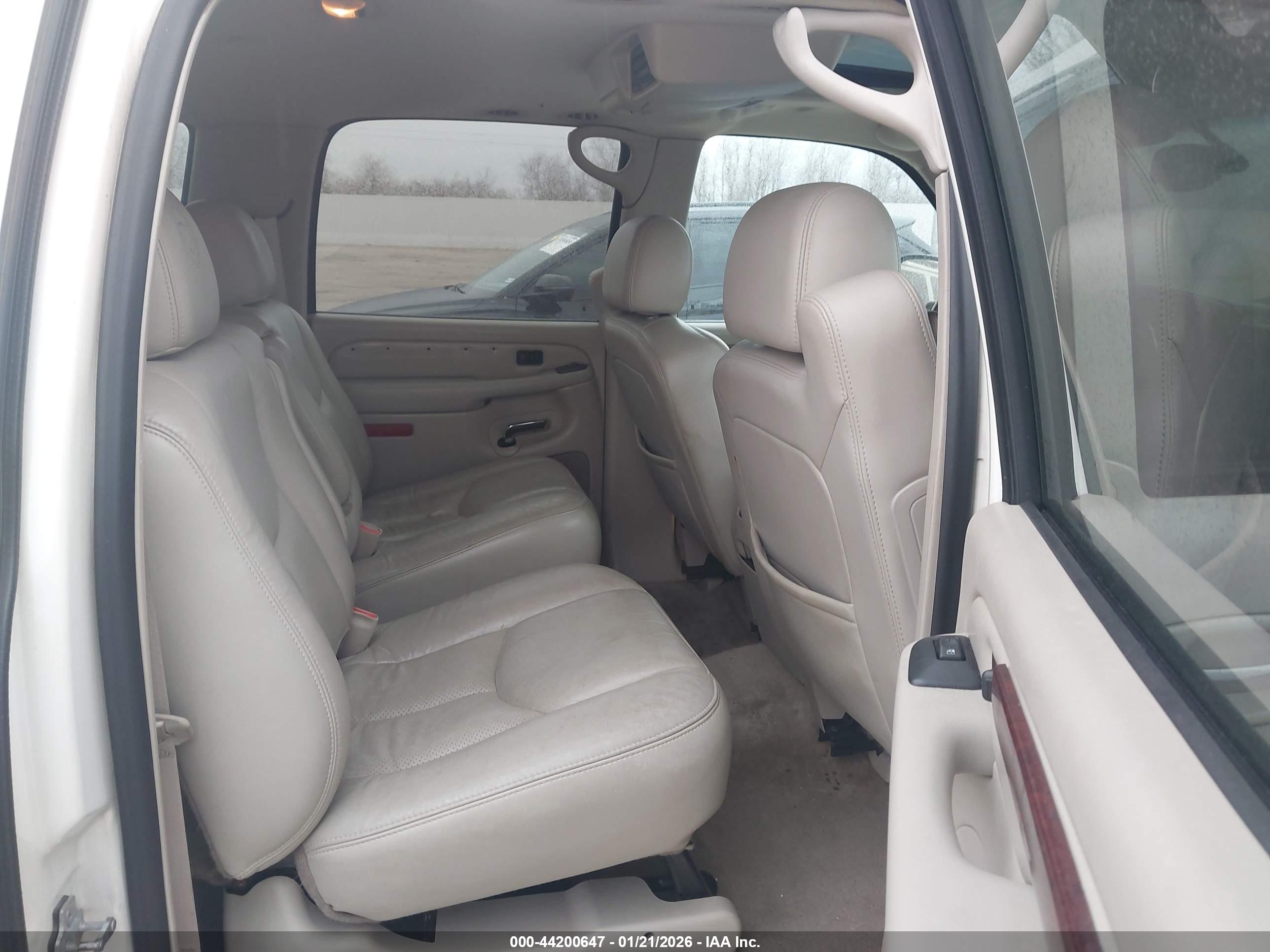 CADILLAC ESCALADE image 8