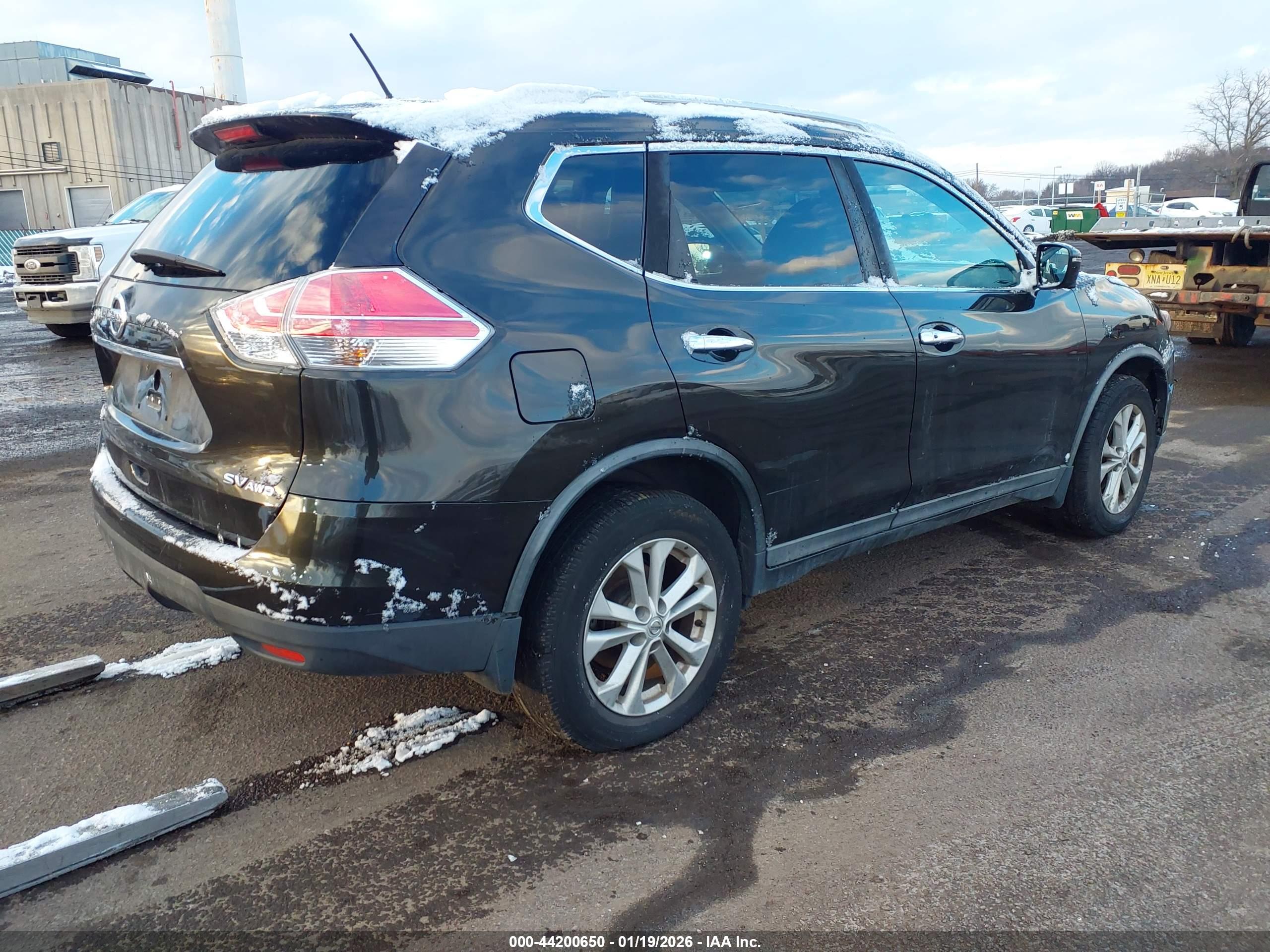 NISSAN ROGUE image 4