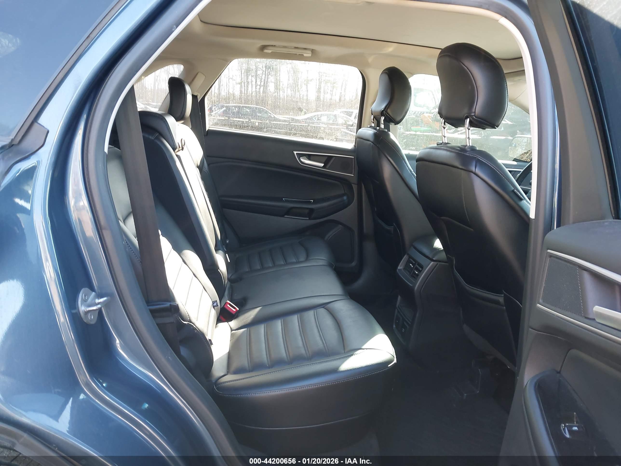 FORD EDGE image 8