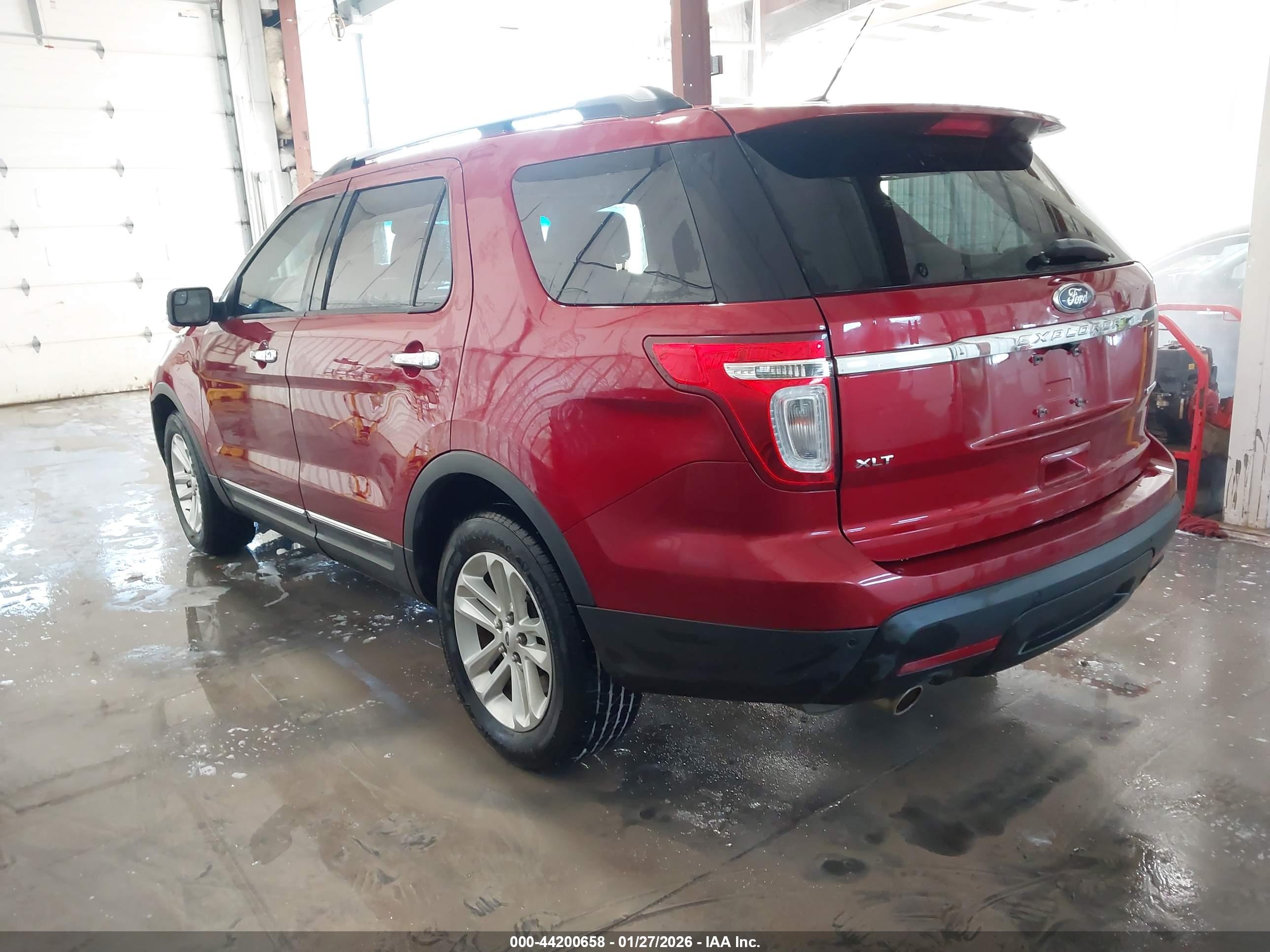 FORD EXPLORER image 3