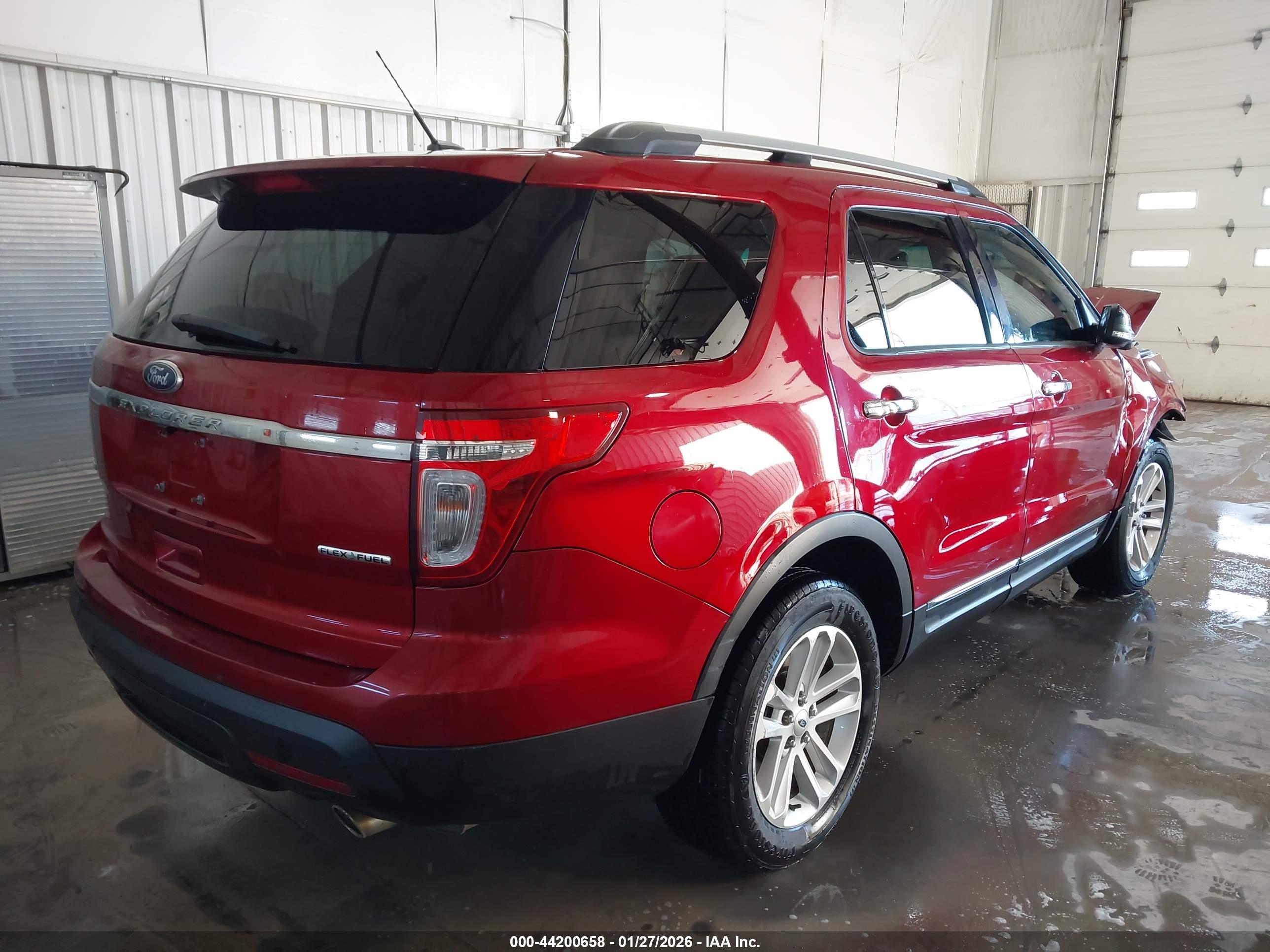 FORD EXPLORER image 4