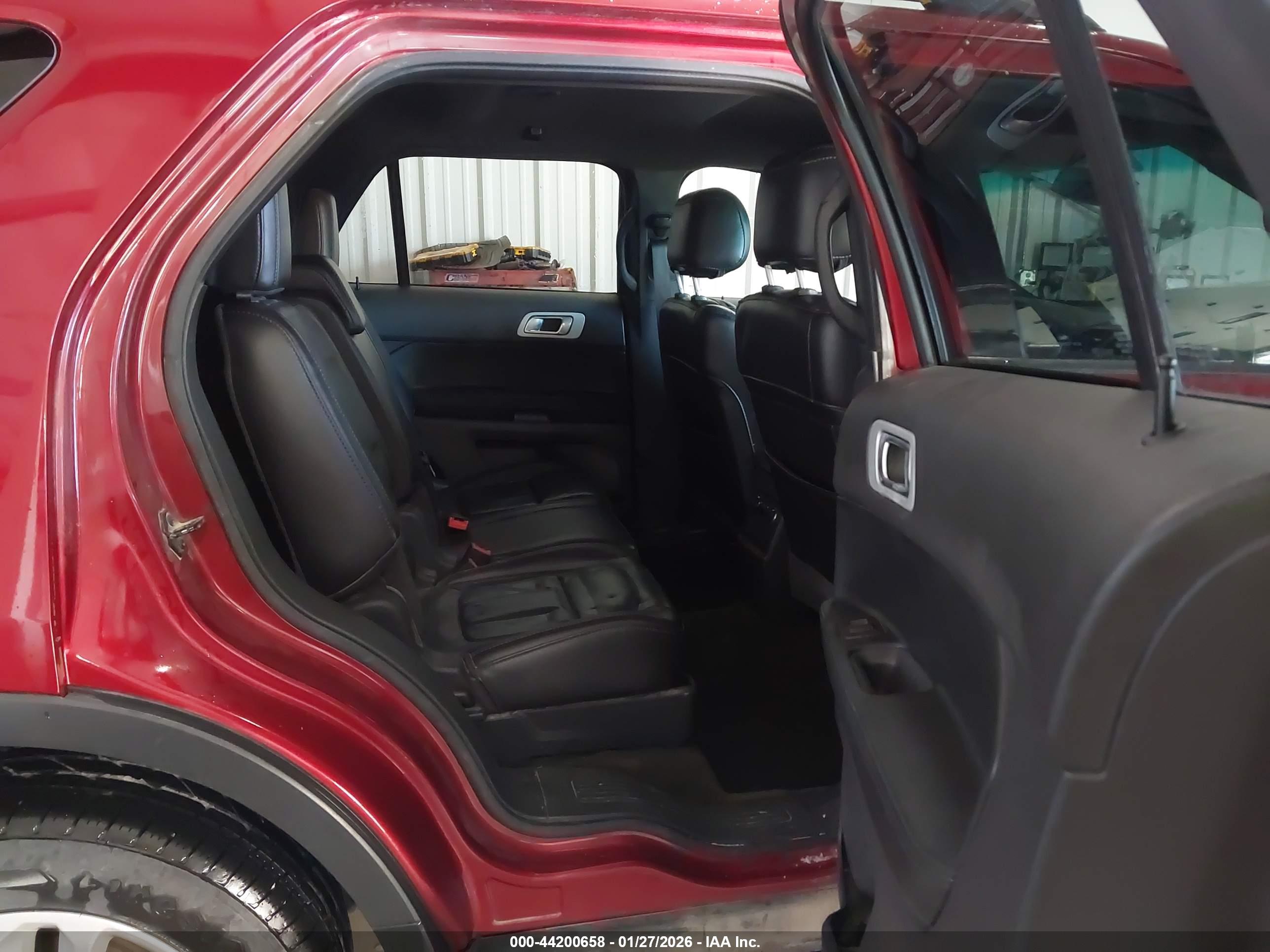 FORD EXPLORER image 8