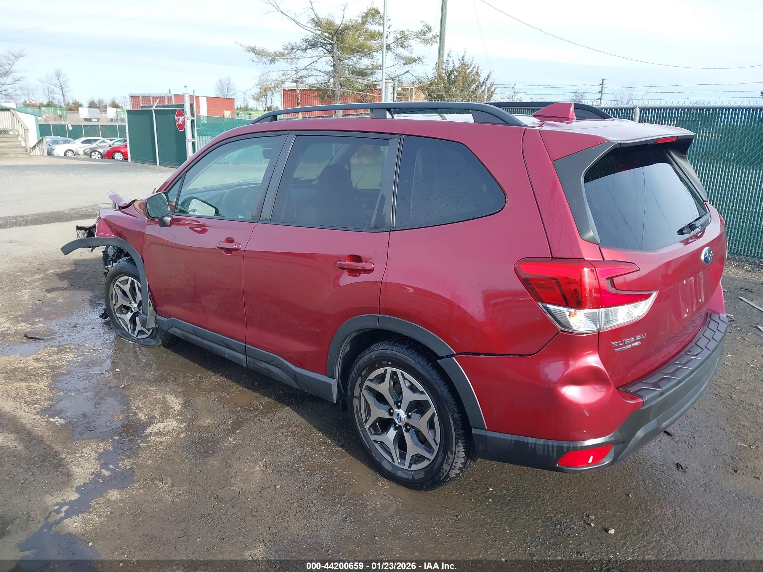SUBARU FORESTER image 3