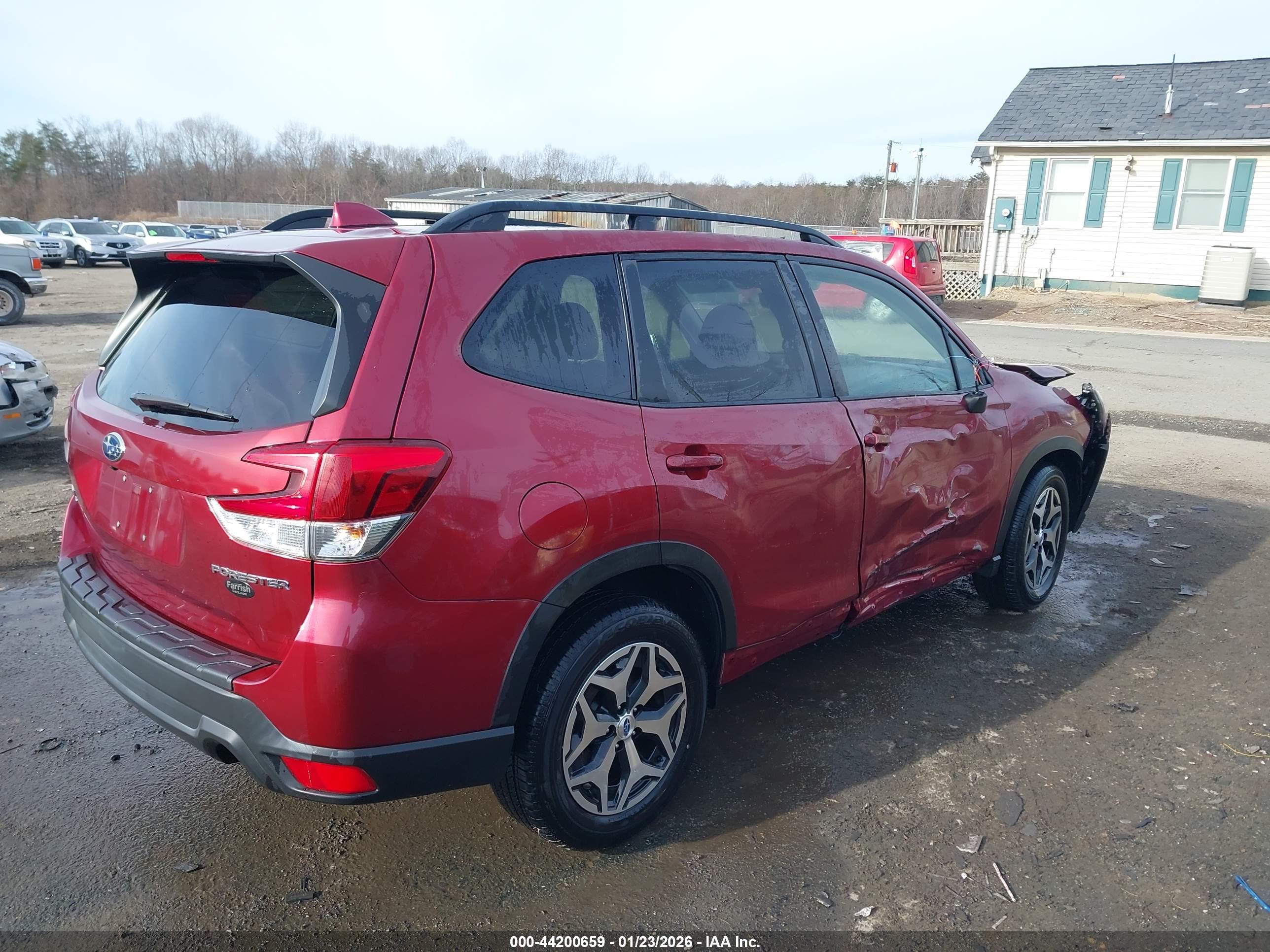 SUBARU FORESTER image 4