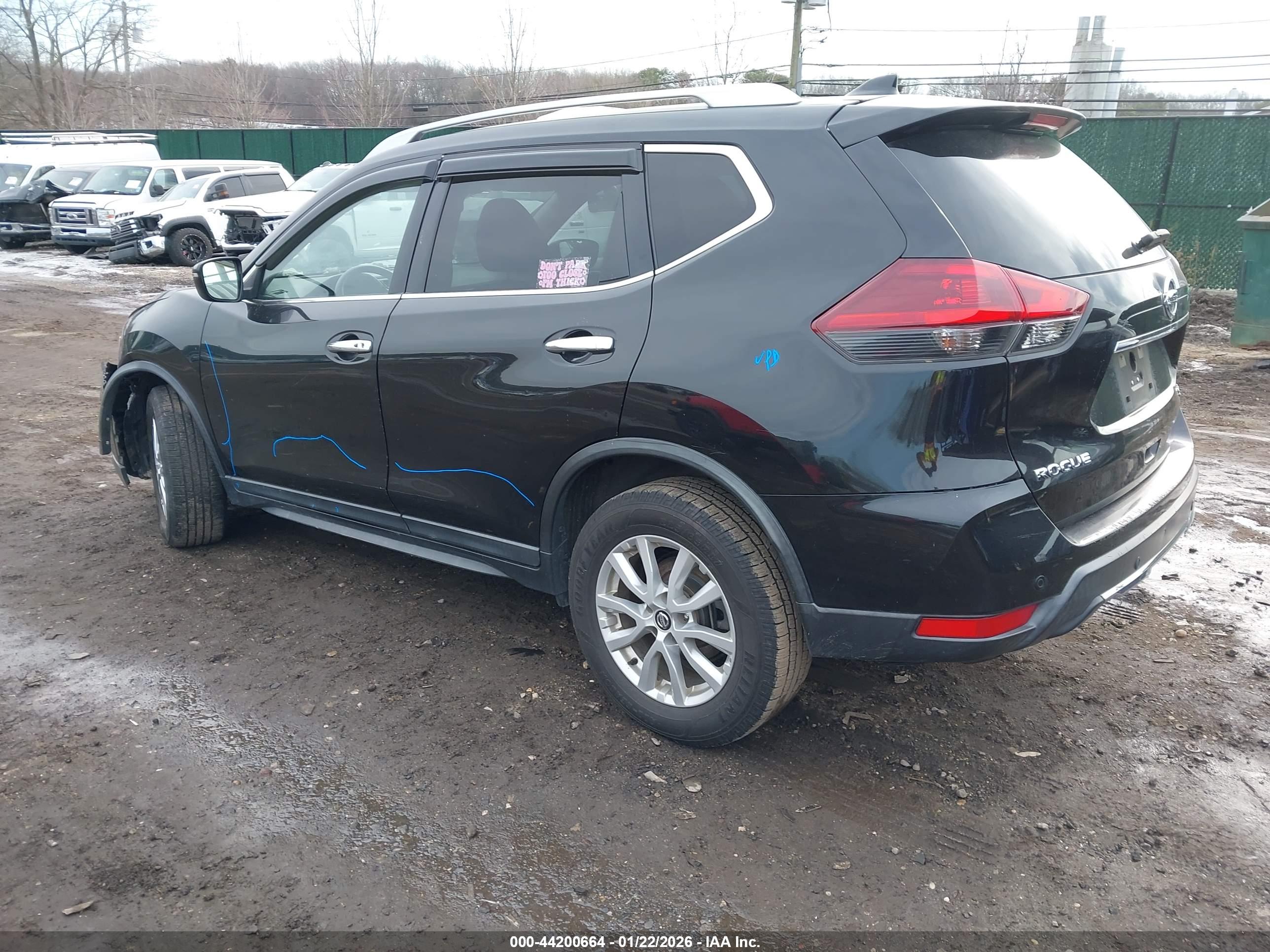 NISSAN ROGUE image 3
