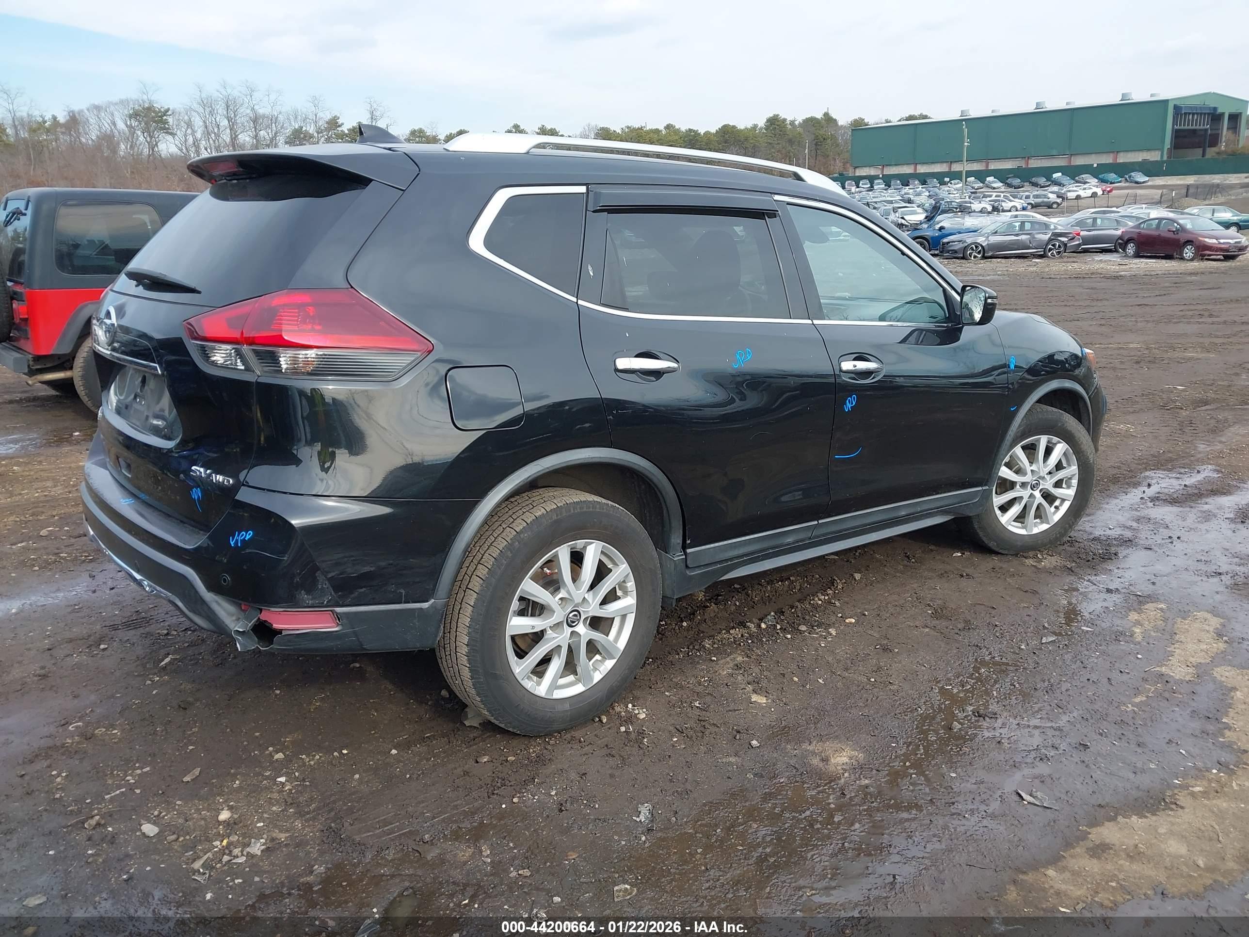 NISSAN ROGUE image 4