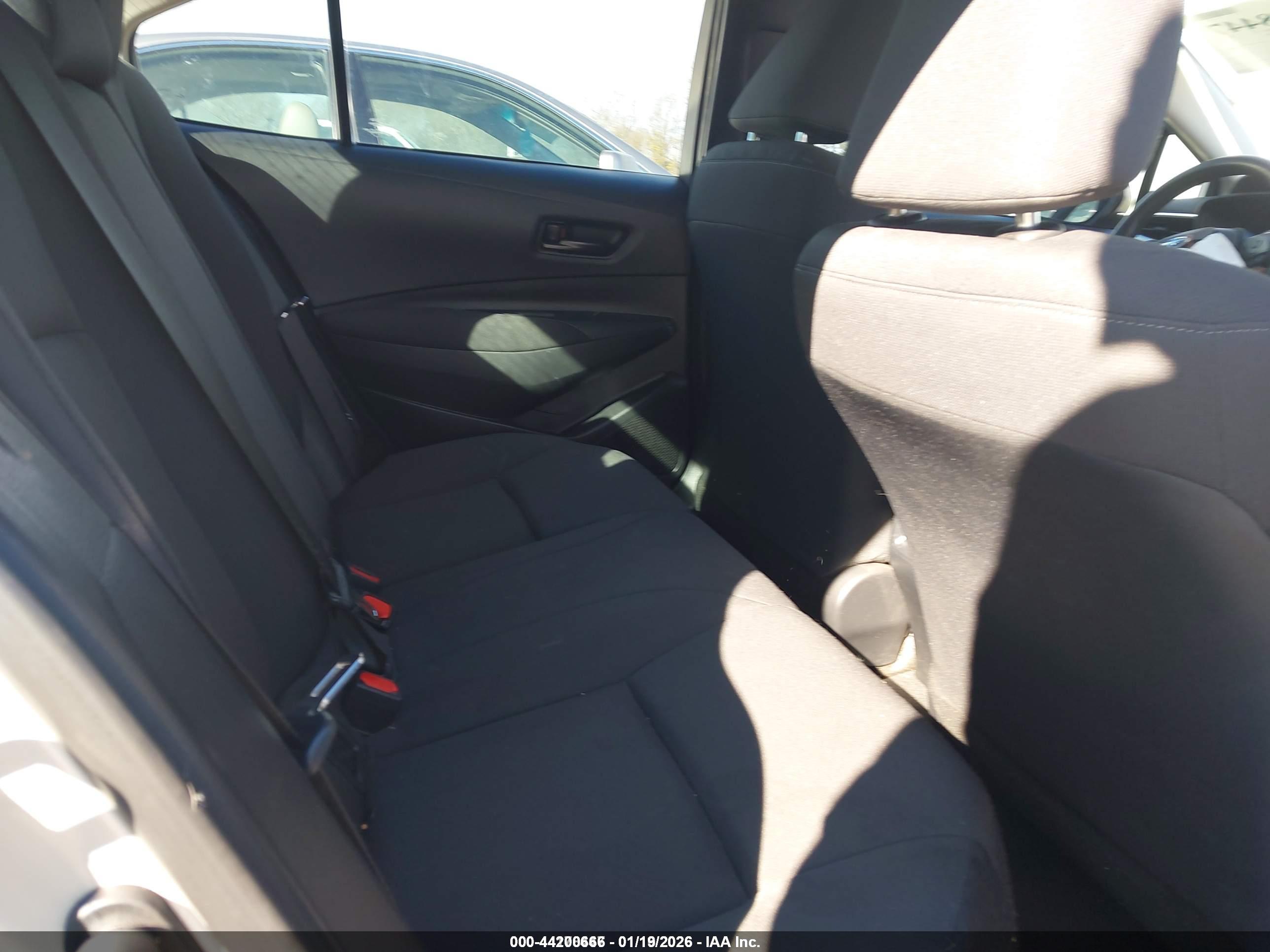TOYOTA COROLLA image 8