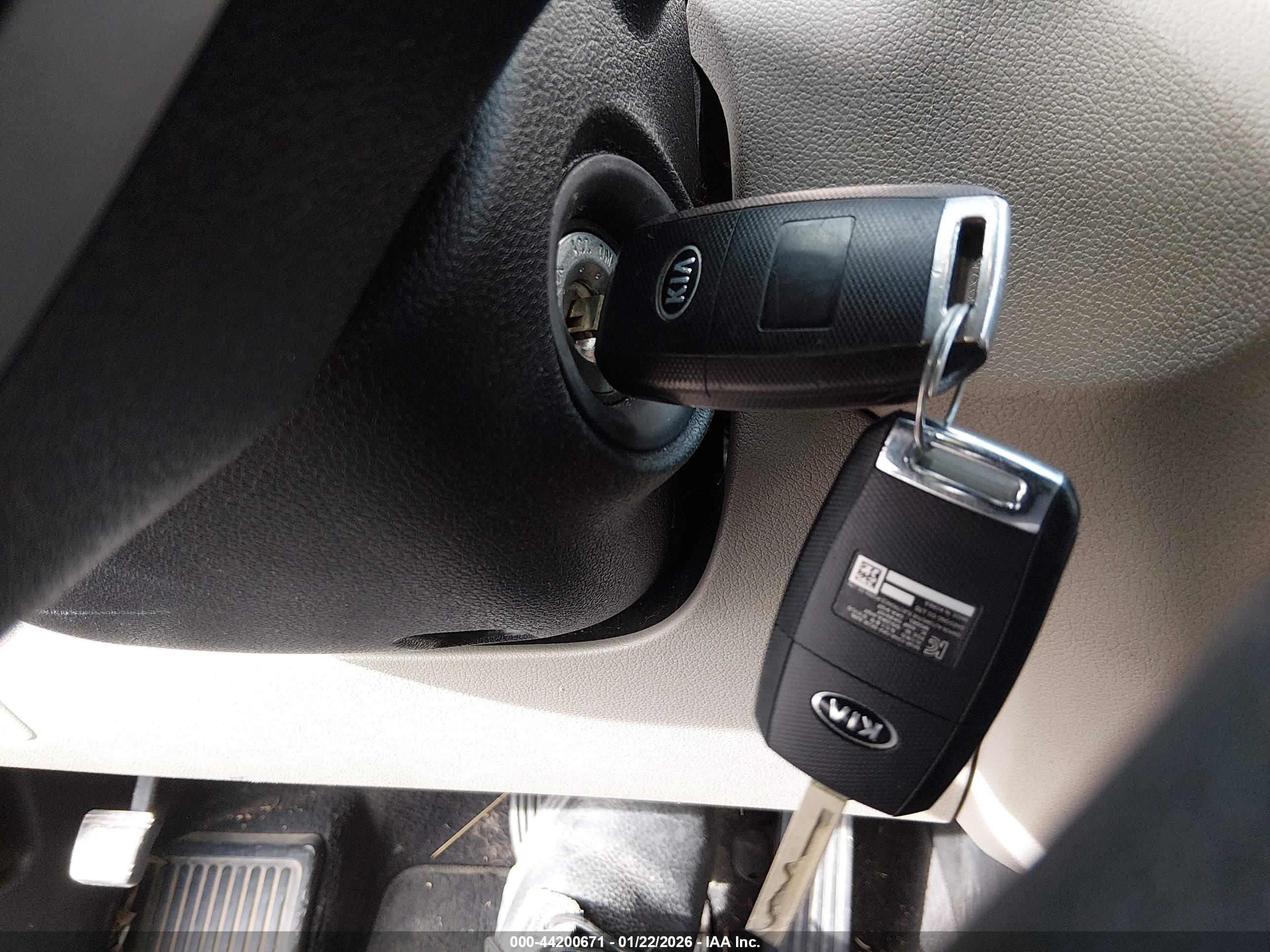 KIA SORENTO image 11
