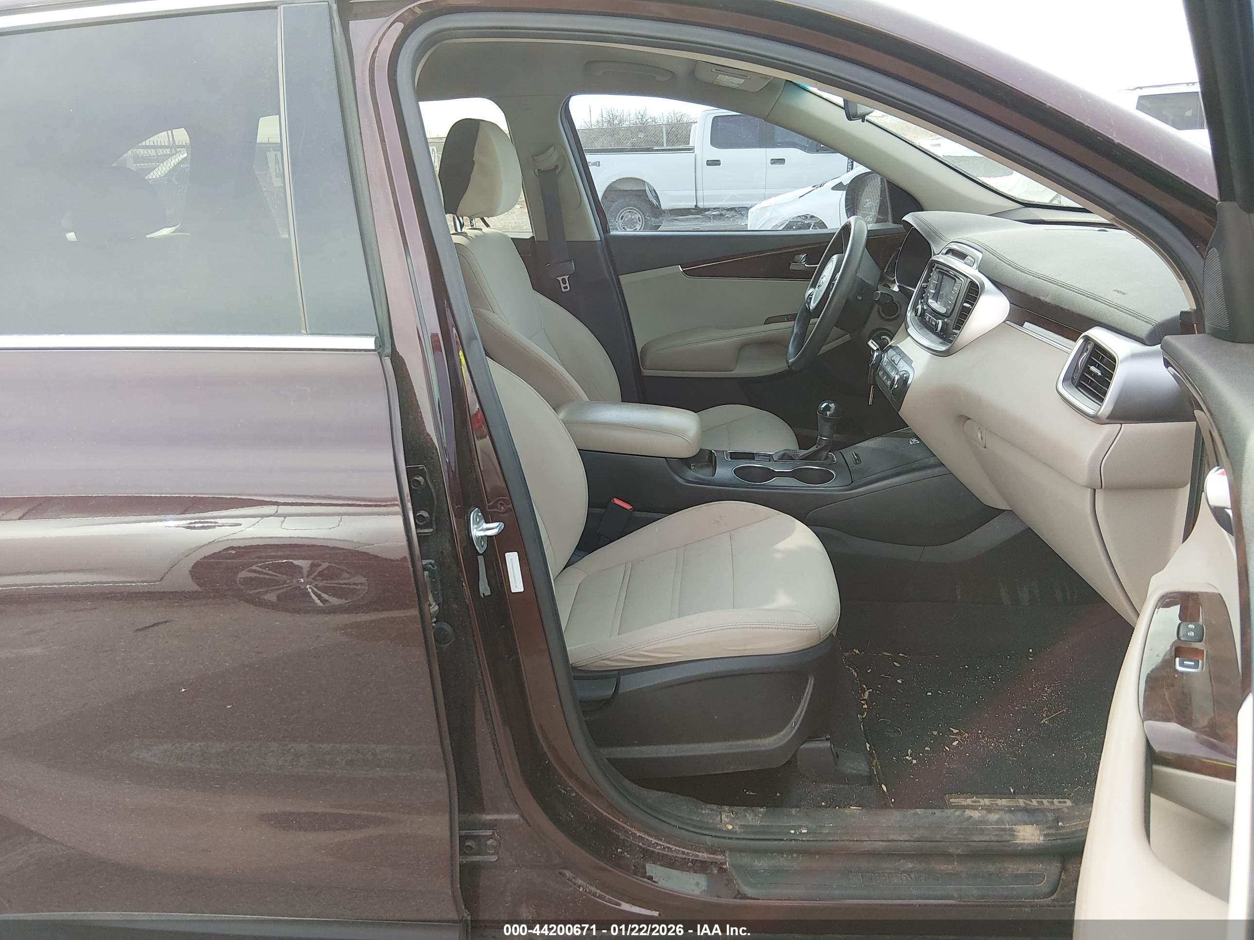 KIA SORENTO image 5