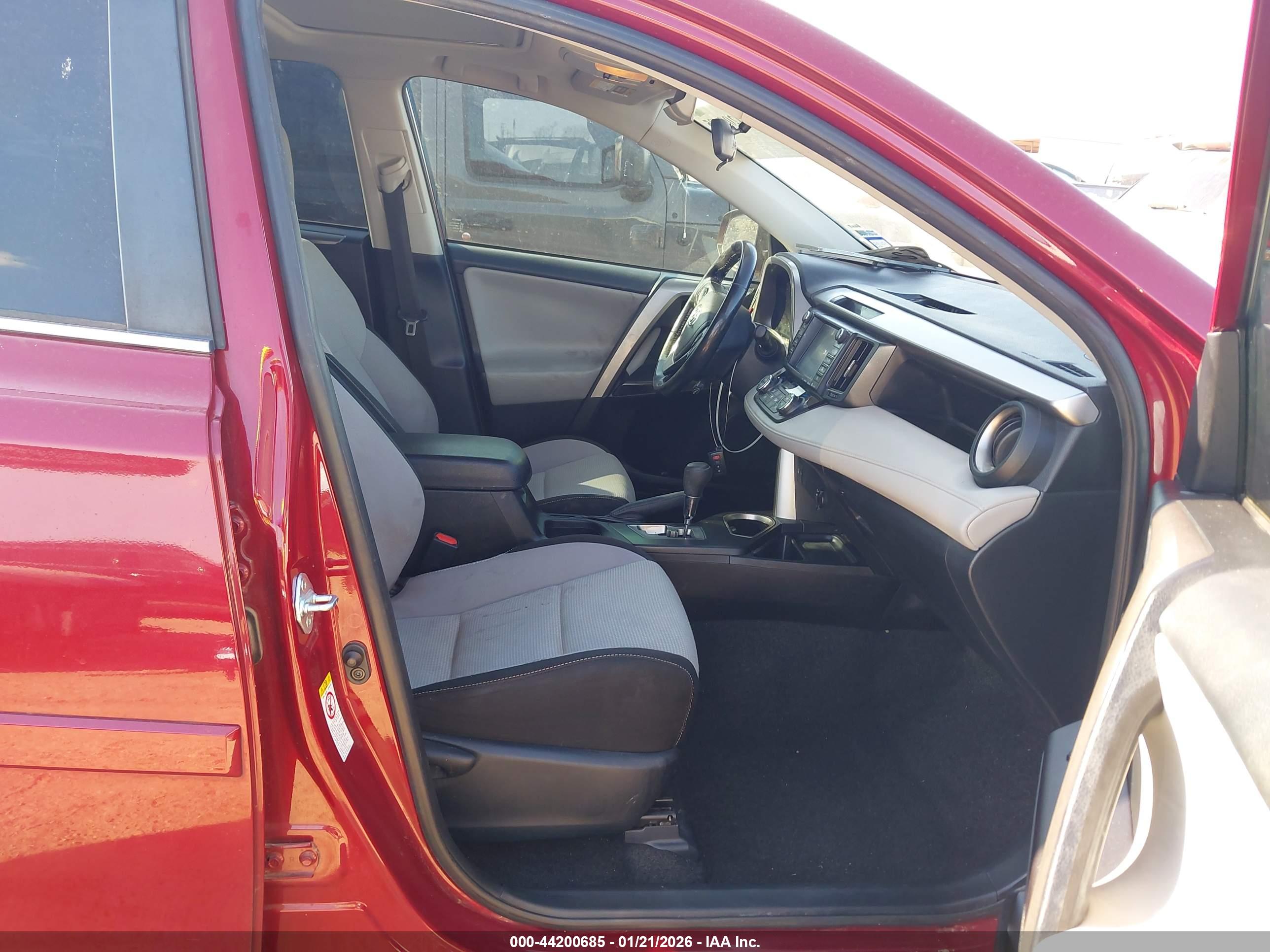 TOYOTA RAV4 image 5