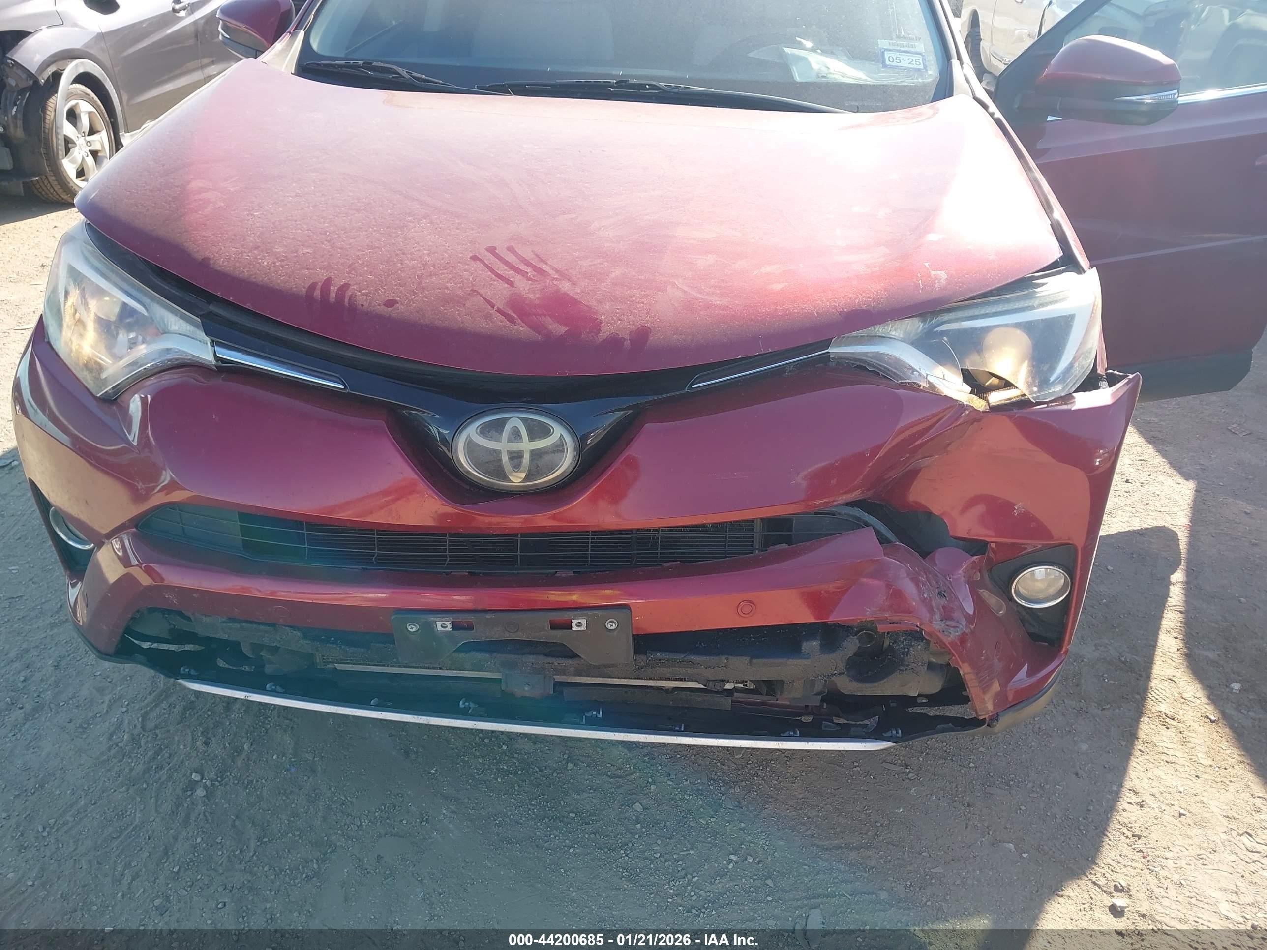 TOYOTA RAV4 image 6