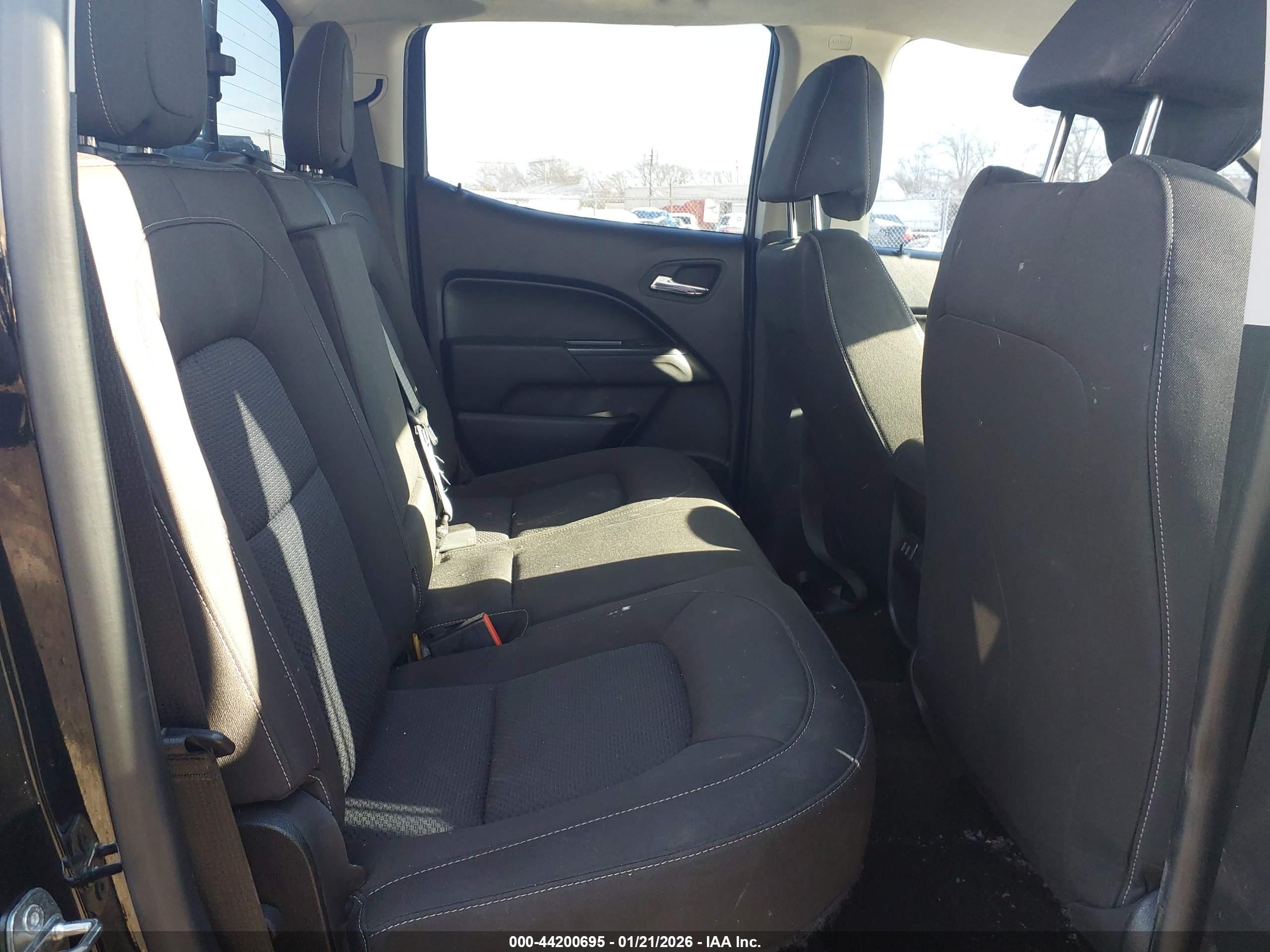 CHEVROLET COLORADO image 8