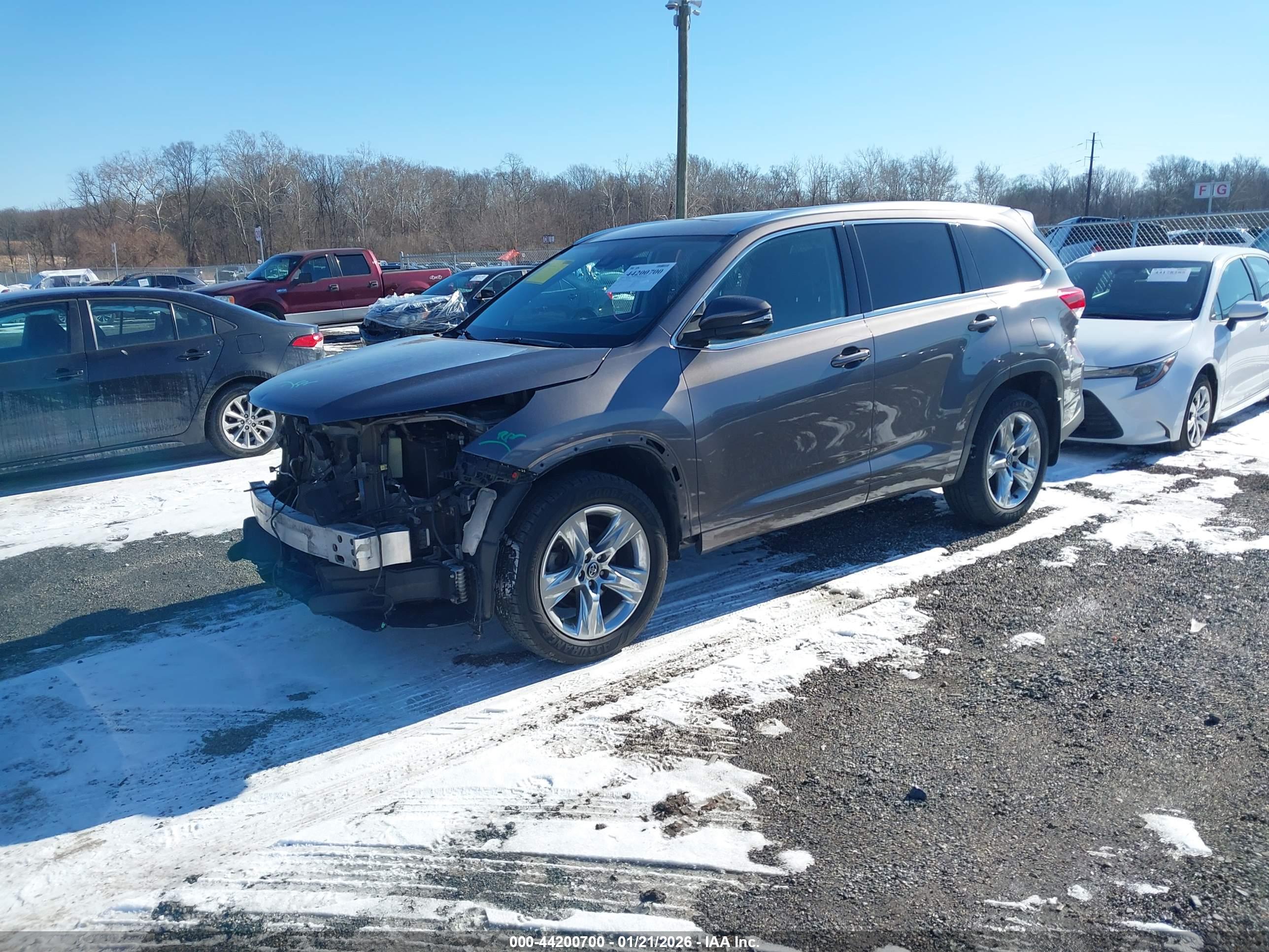 TOYOTA HIGHLANDER image 2