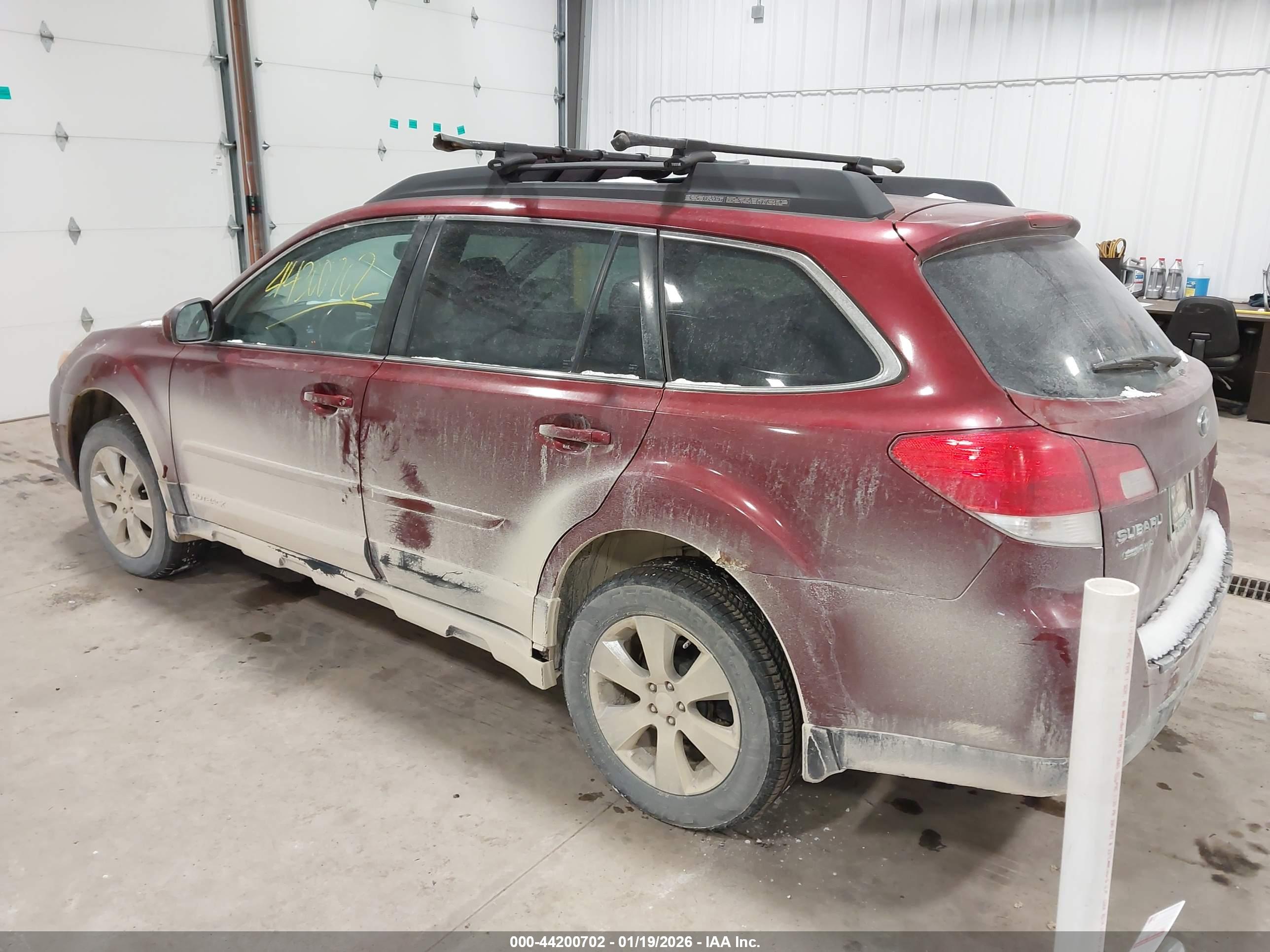 SUBARU OUTBACK image 3