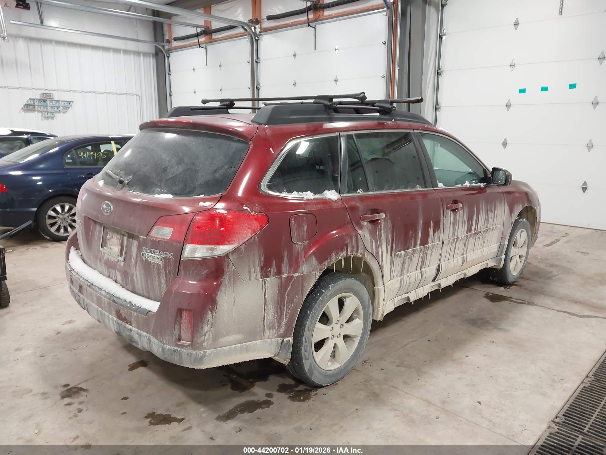 SUBARU OUTBACK image 4