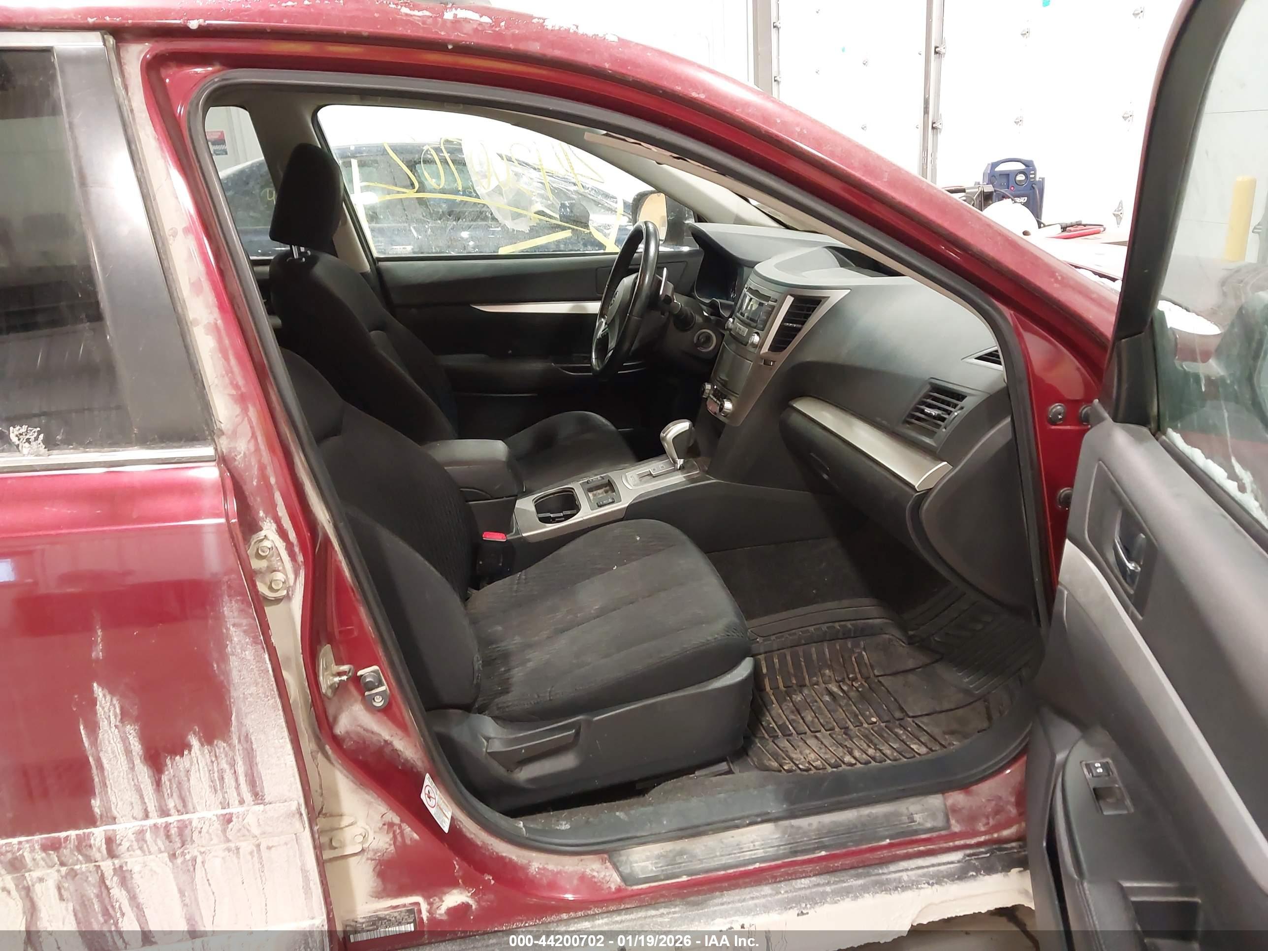 SUBARU OUTBACK image 5