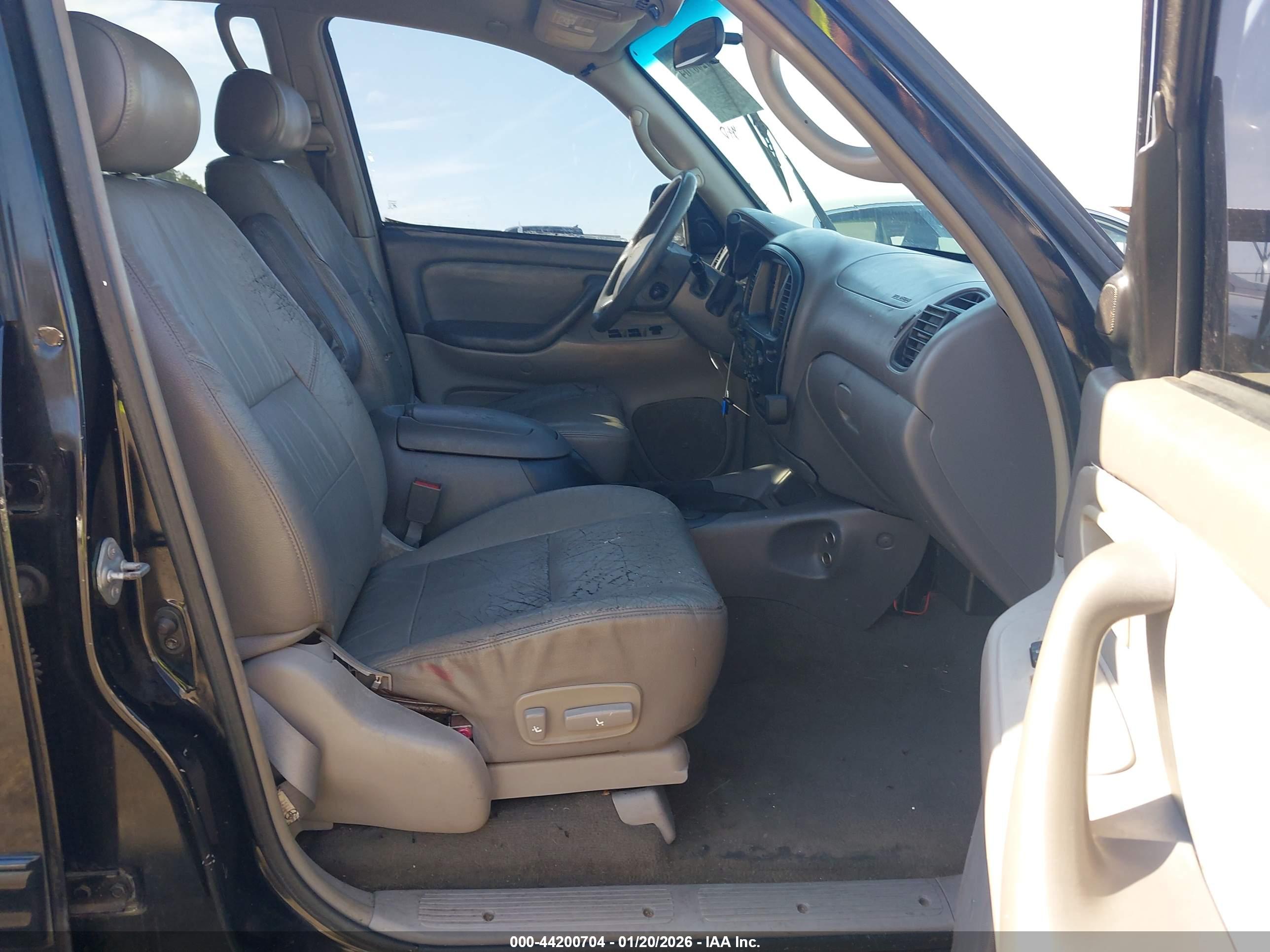 TOYOTA SEQUOIA image 5