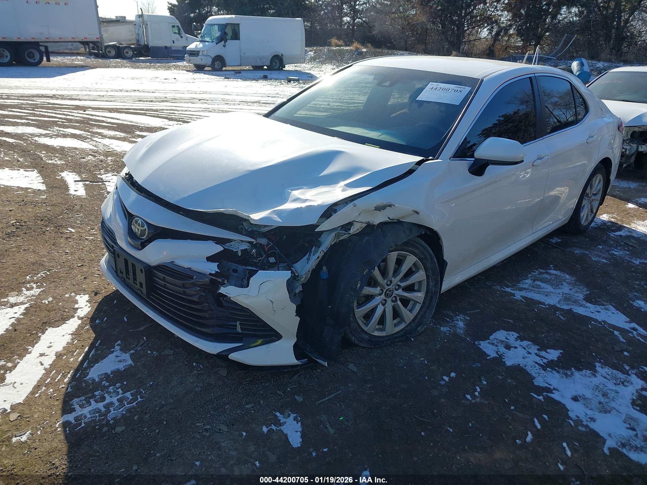 TOYOTA CAMRY image 2