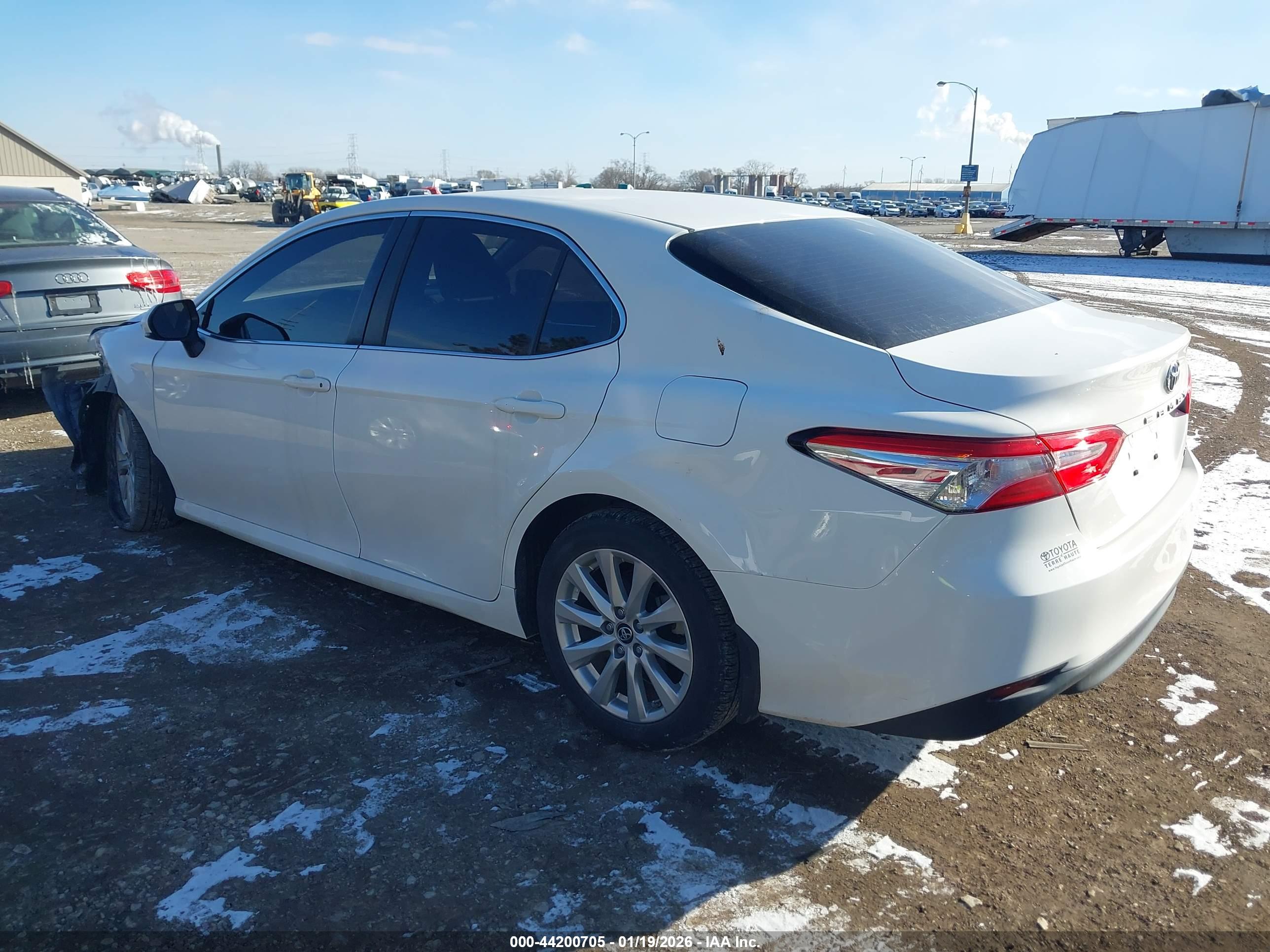 TOYOTA CAMRY image 3