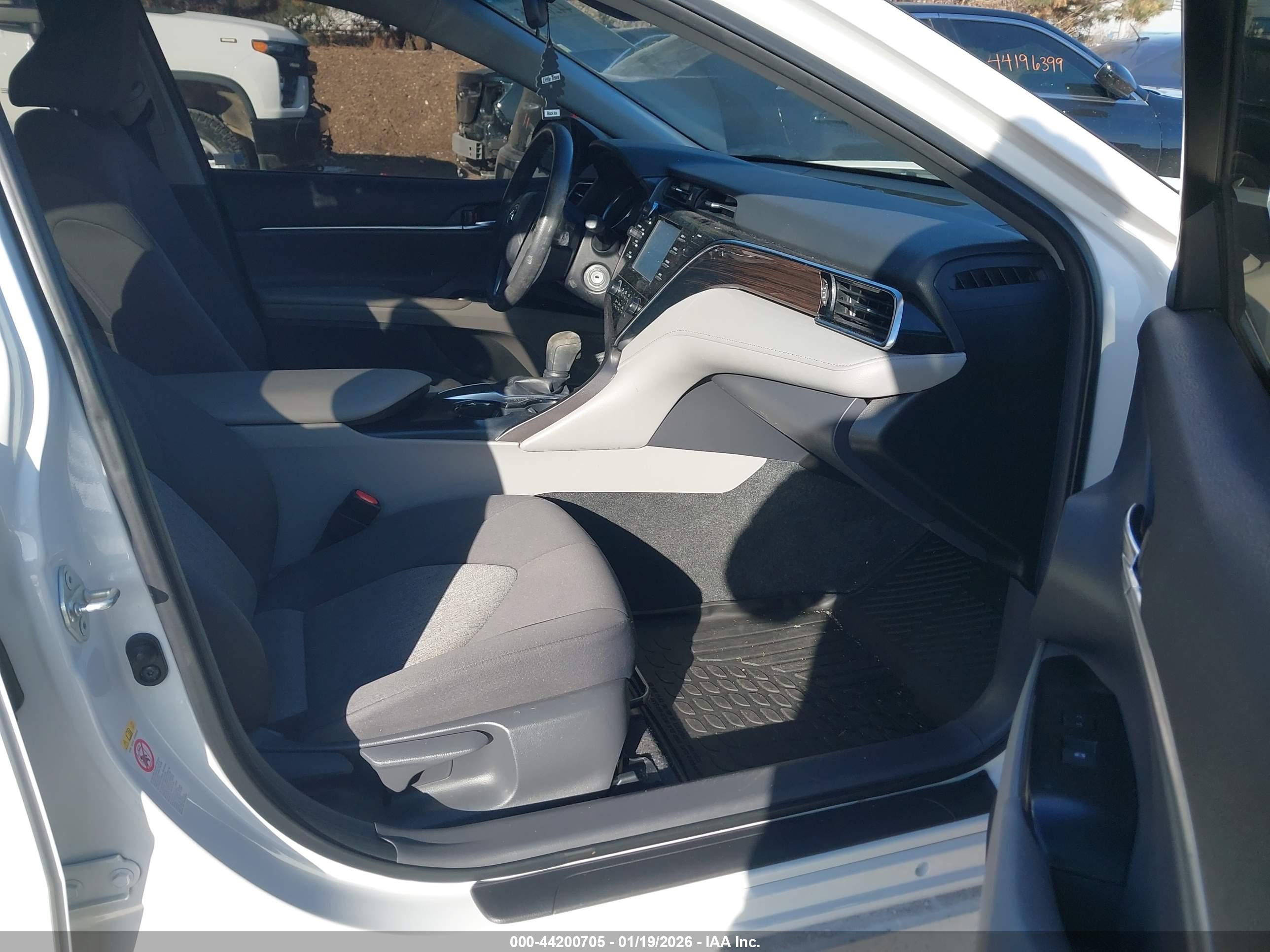TOYOTA CAMRY image 5