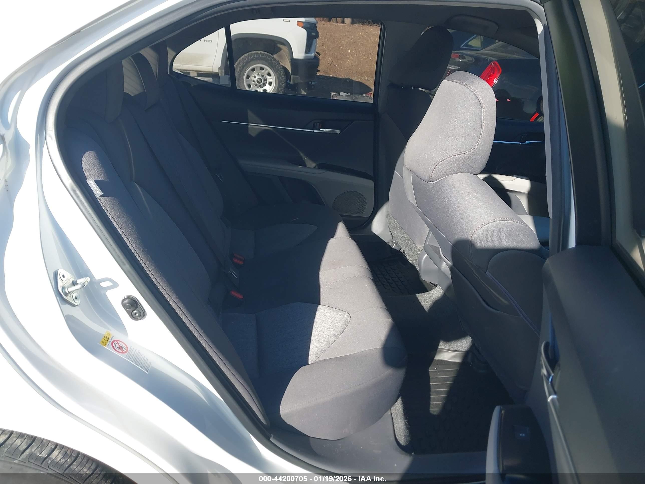 TOYOTA CAMRY image 8