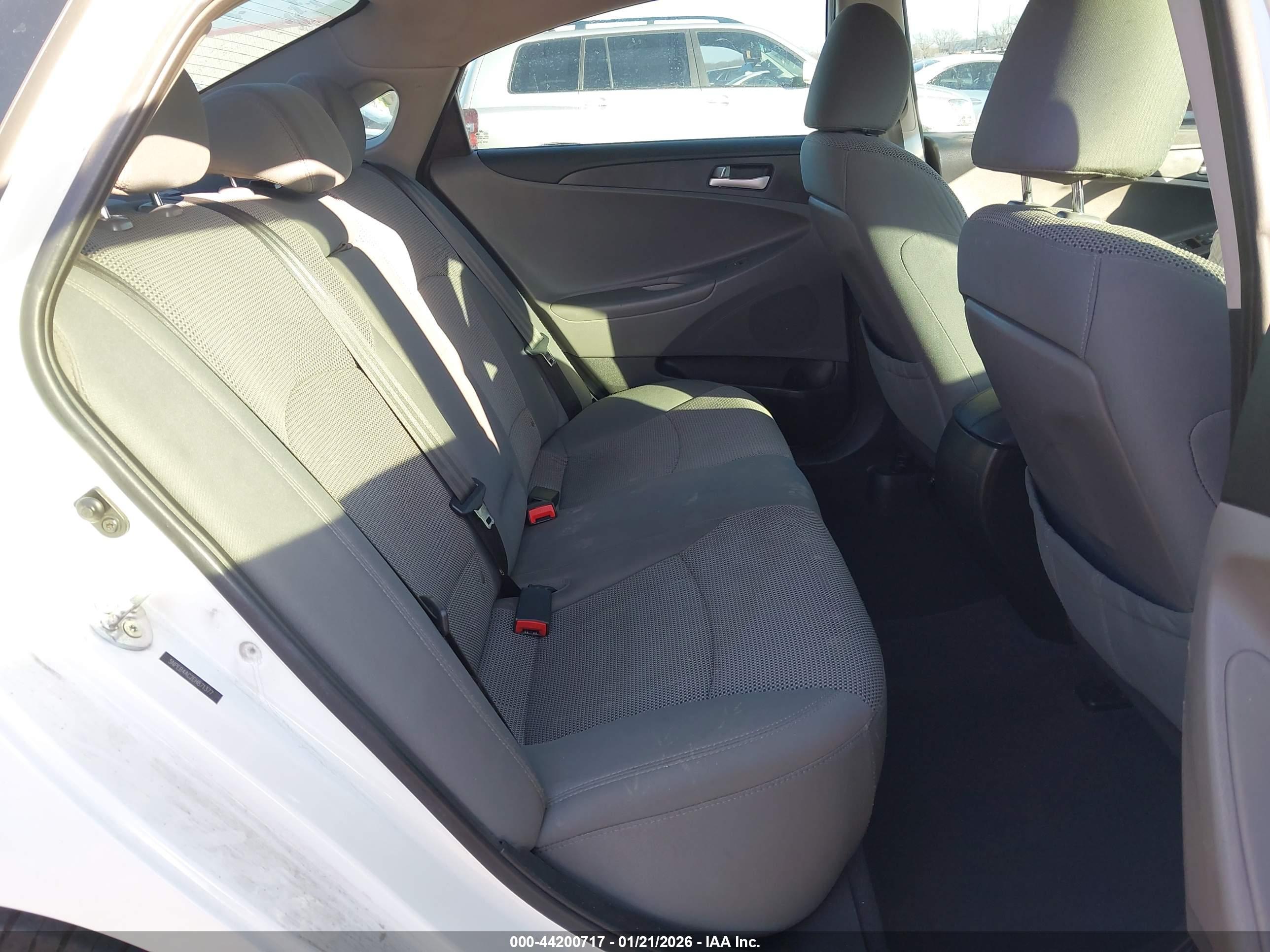 HYUNDAI SONATA image 8