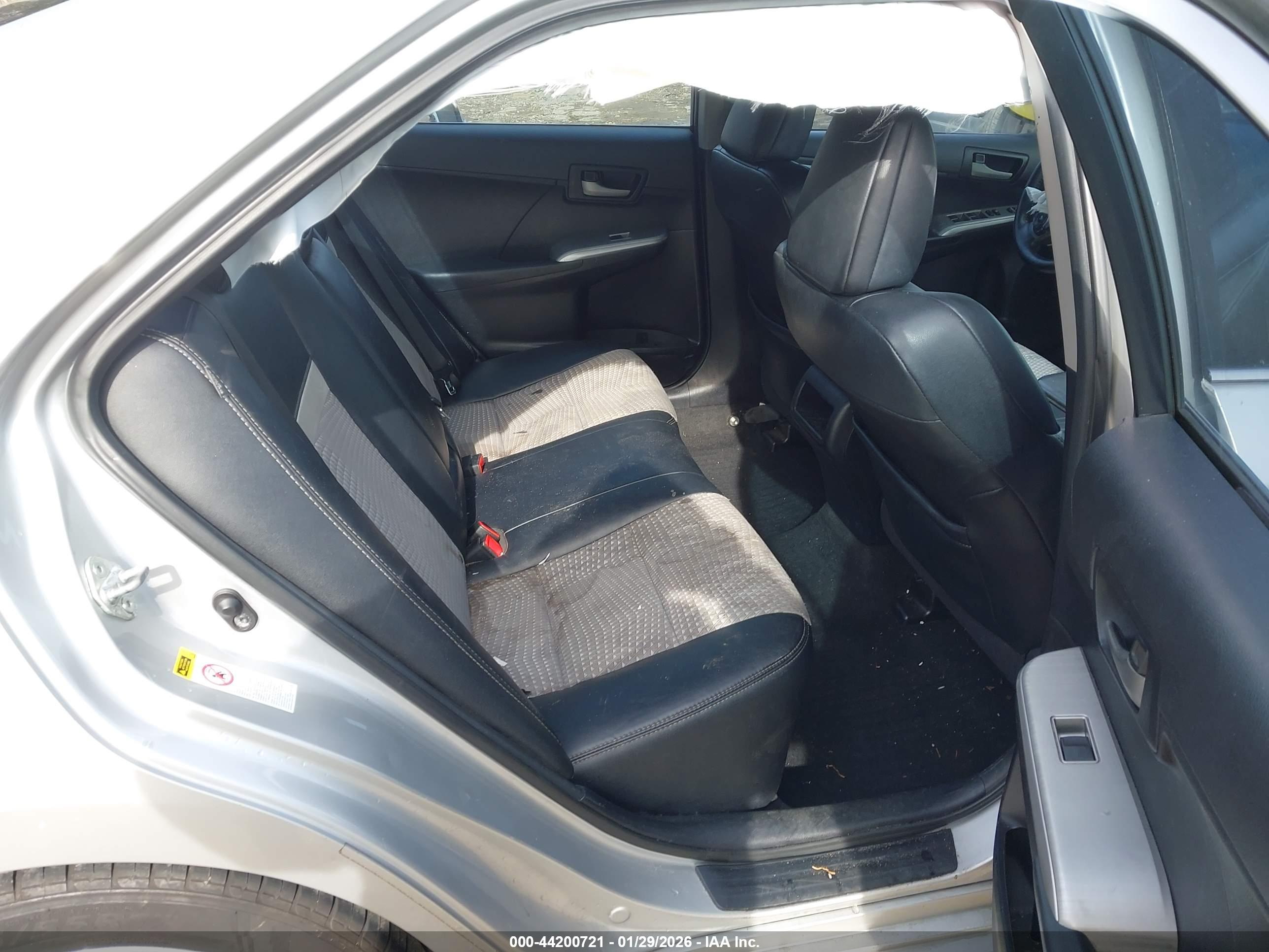 TOYOTA CAMRY image 8
