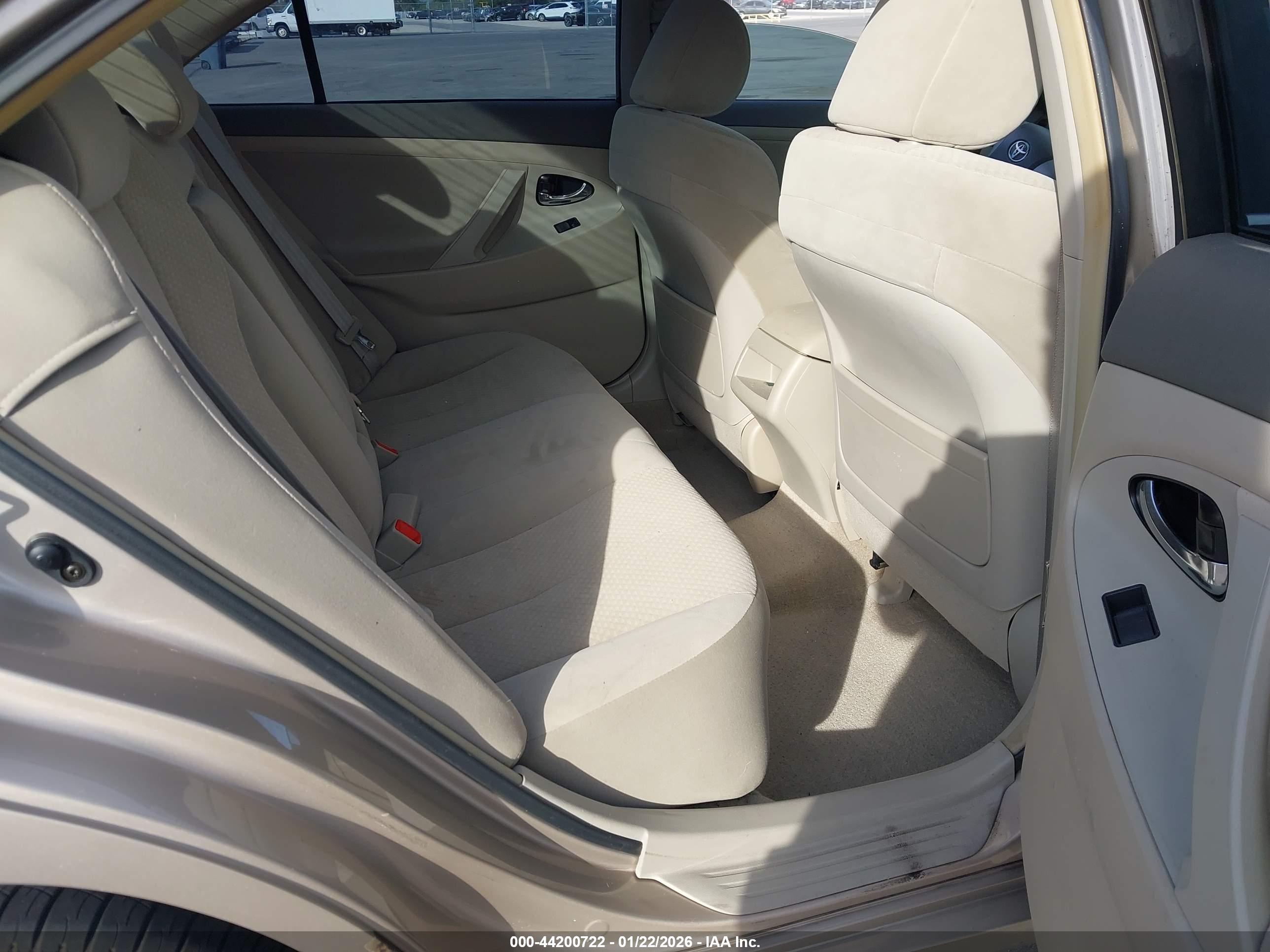 TOYOTA CAMRY image 8