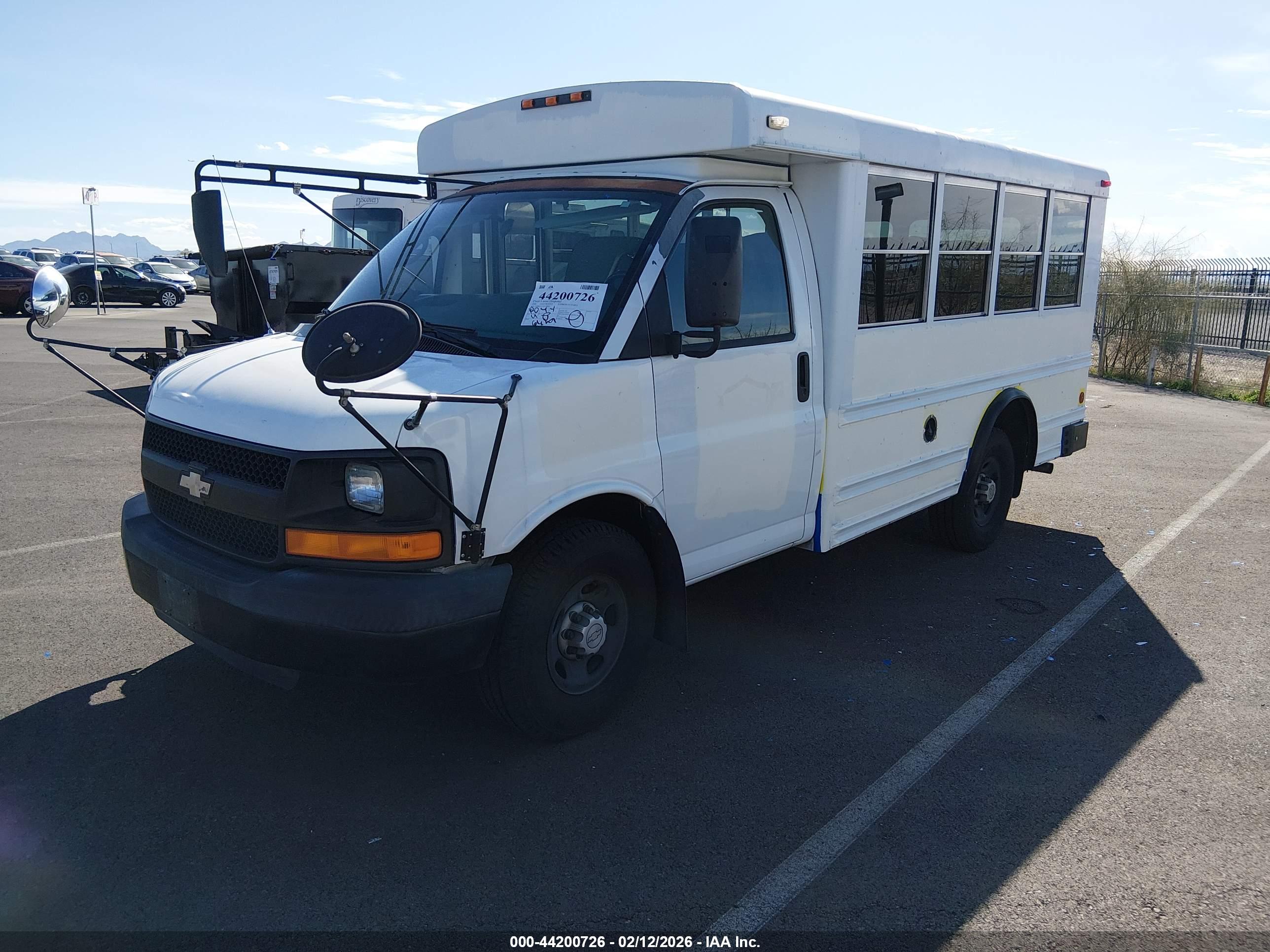 CHEVROLET EXPRESS image 2