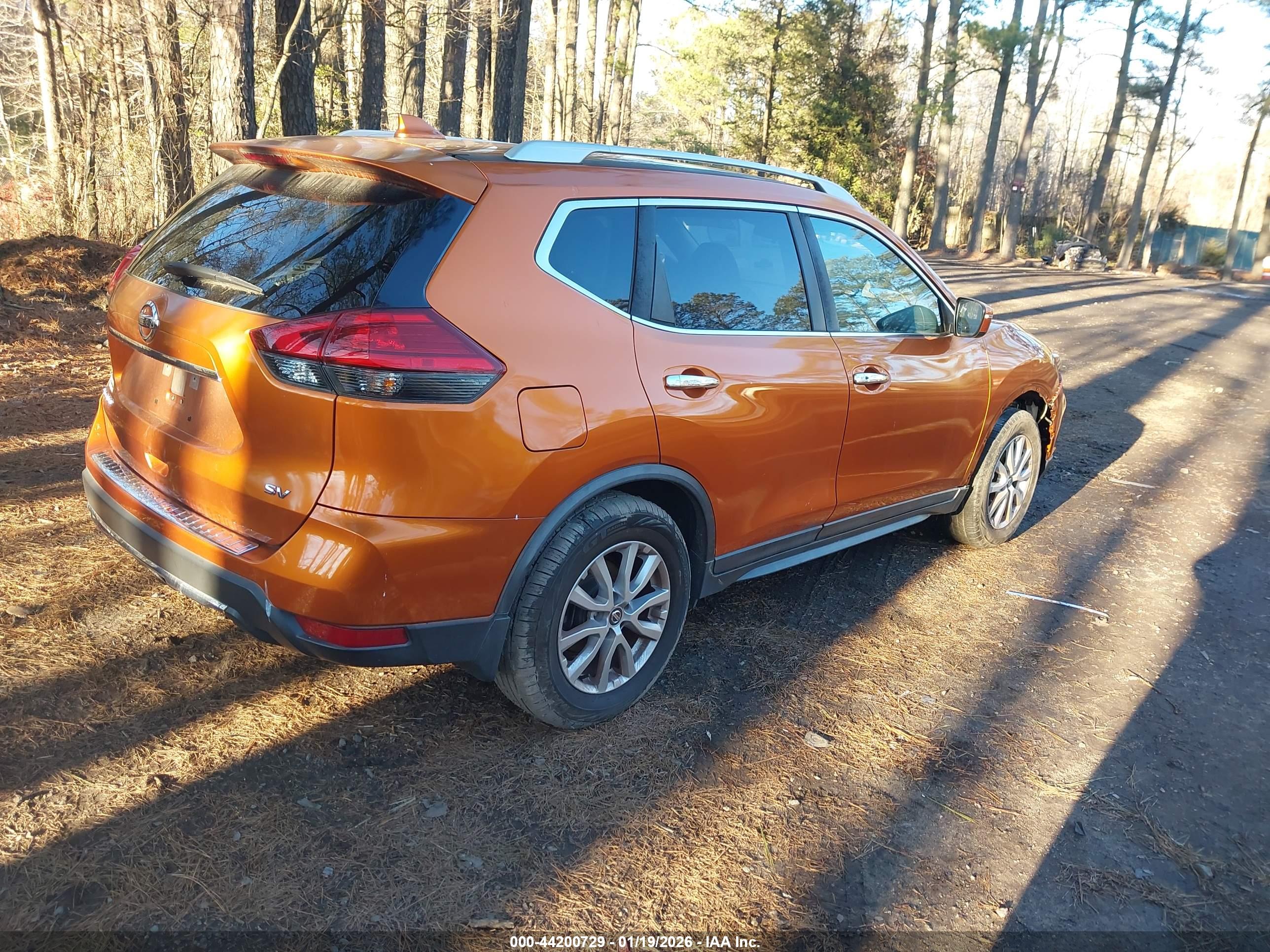 NISSAN ROGUE image 4