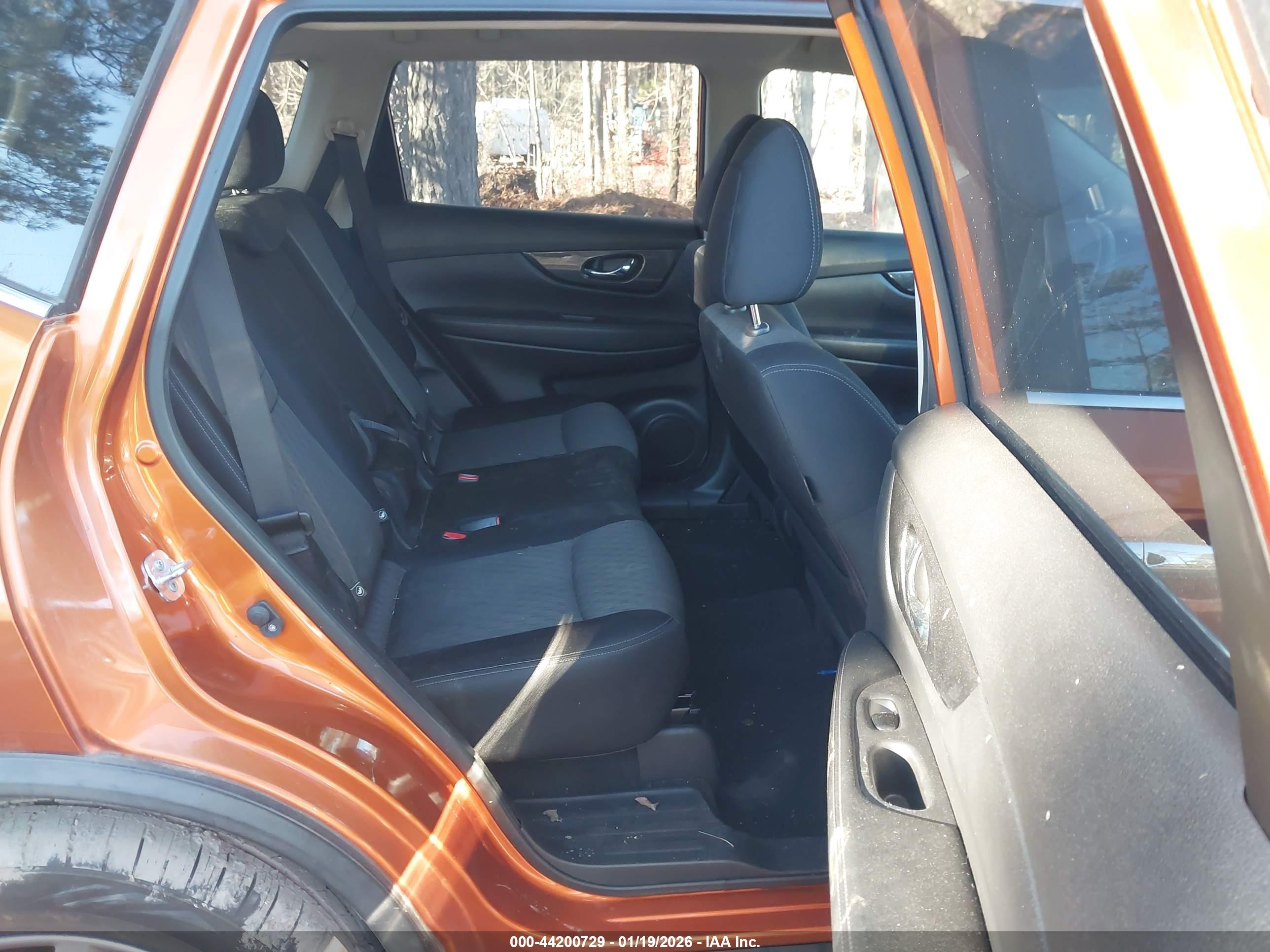 NISSAN ROGUE image 8