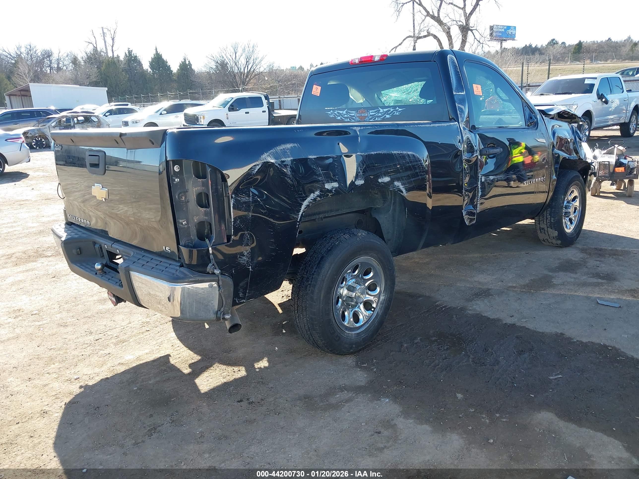 CHEVROLET SILVERADO image 4
